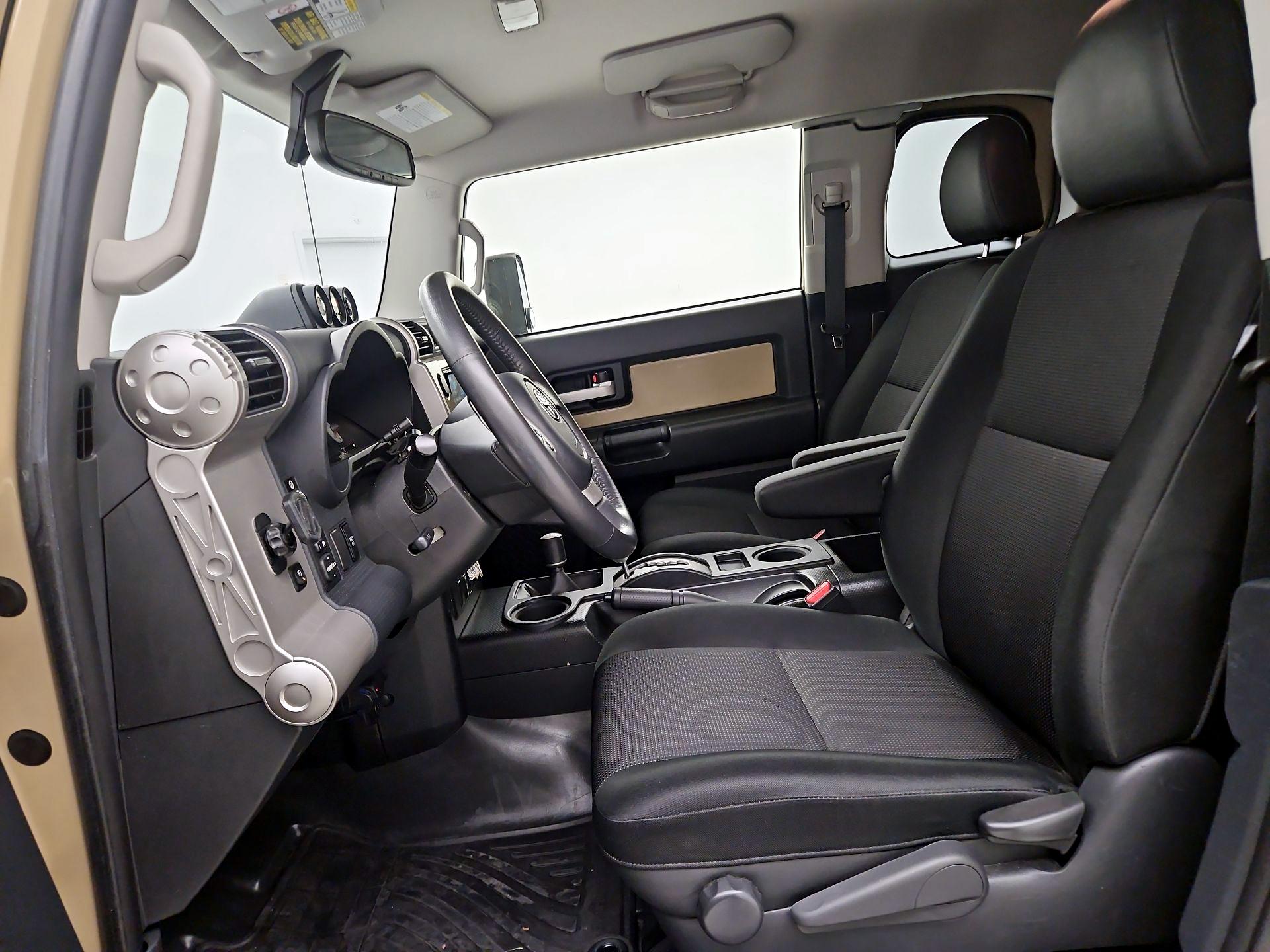 Thumbnail: 2014 Toyota FJ Cruiser - 11