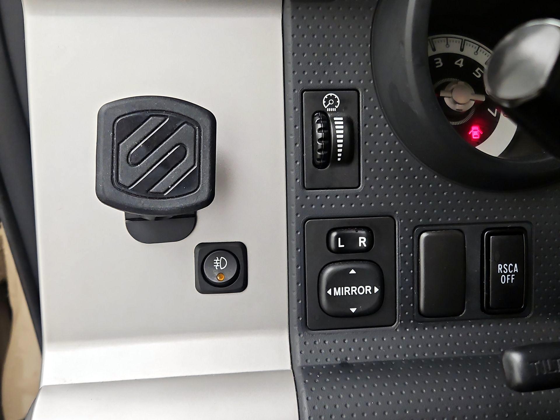 Thumbnail: 2014 Toyota FJ Cruiser - 13