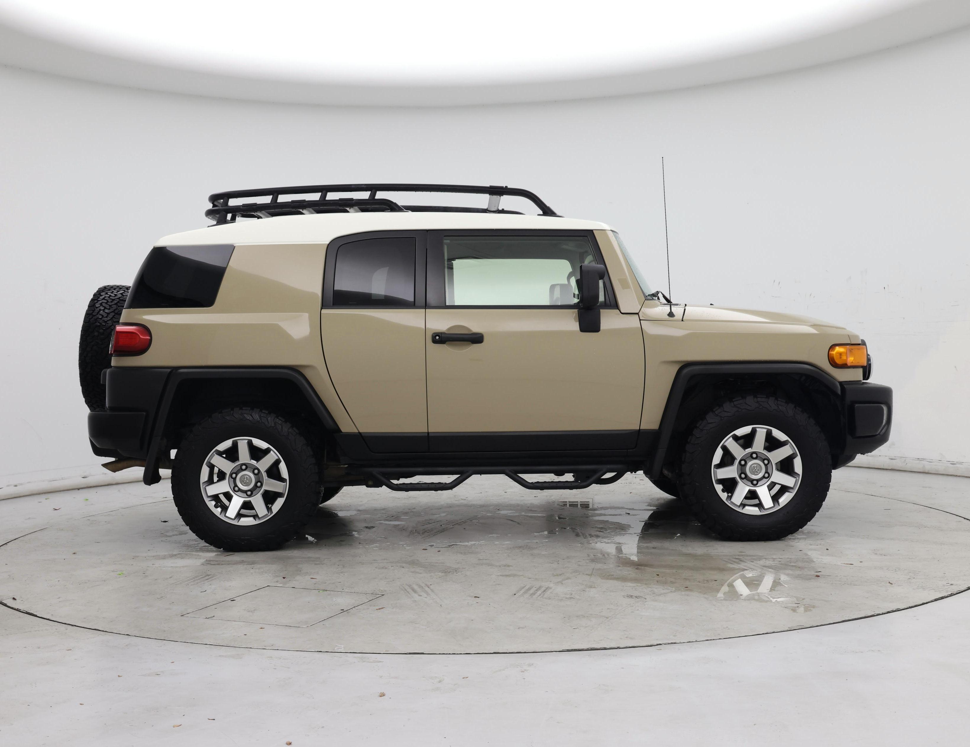 Thumbnail: 2014 Toyota FJ Cruiser - 7