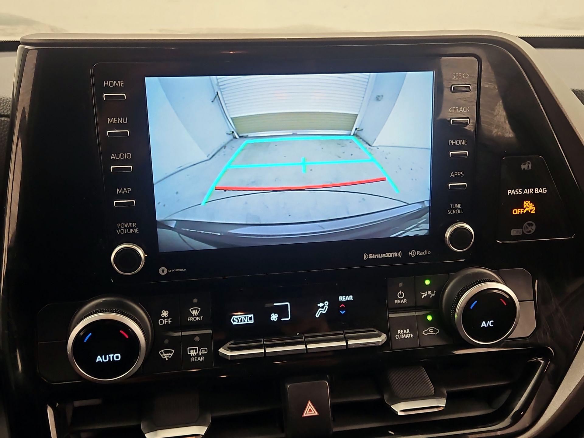 Thumbnail: 2020 Toyota Highlander - 14