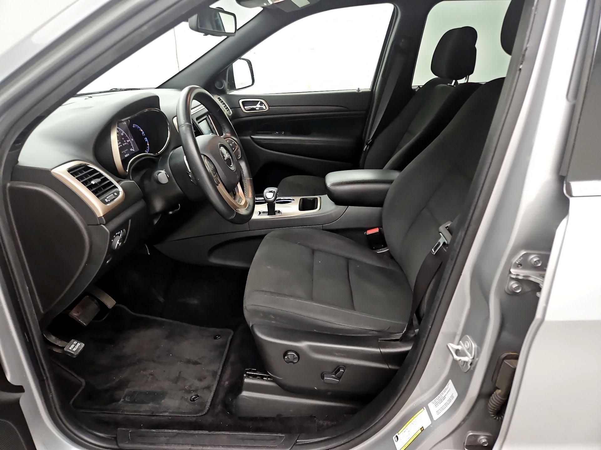 Thumbnail: 2015 Jeep Grand Cherokee - 11