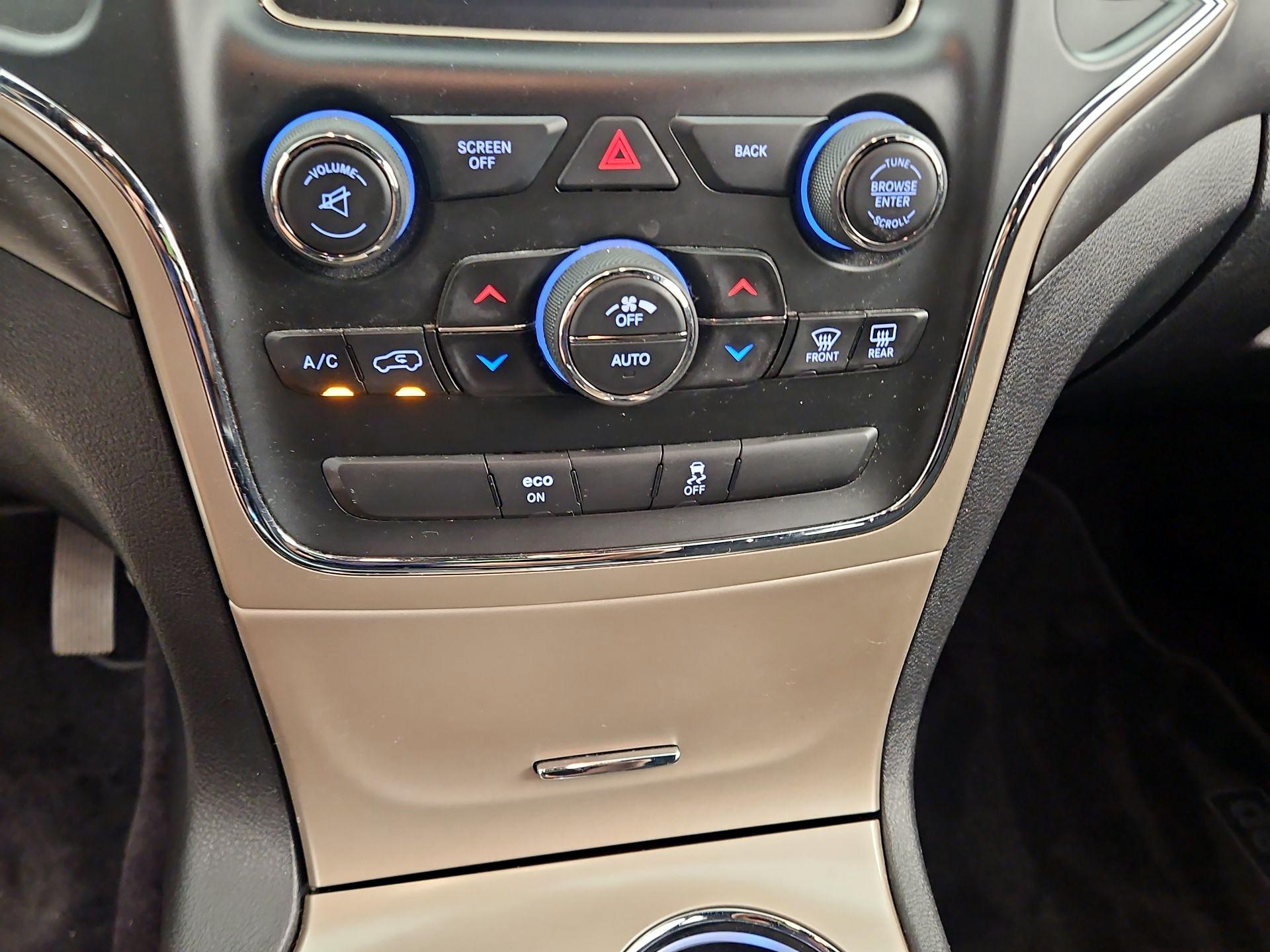 Thumbnail: 2015 Jeep Grand Cherokee - 15