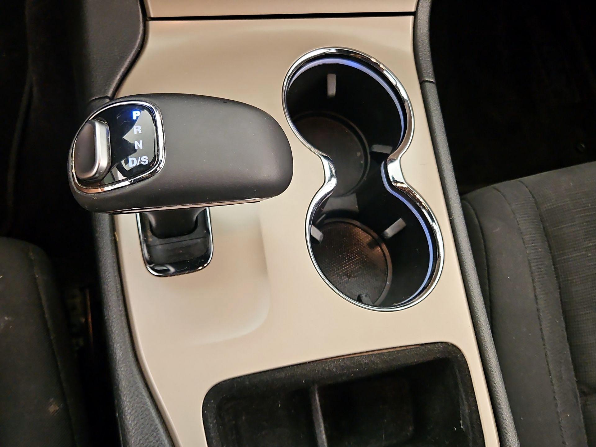 Thumbnail: 2015 Jeep Grand Cherokee - 16