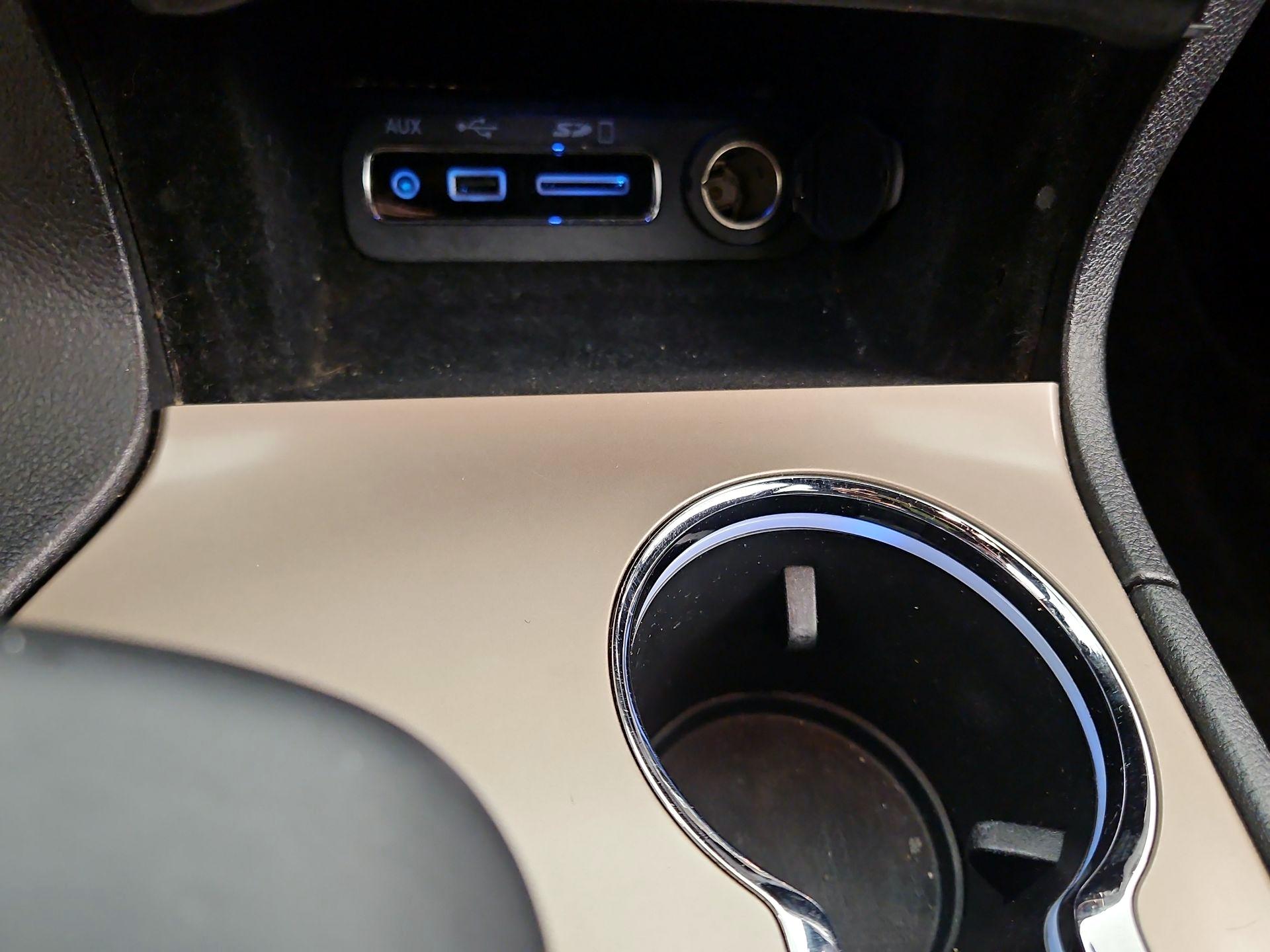Thumbnail: 2015 Jeep Grand Cherokee - 17