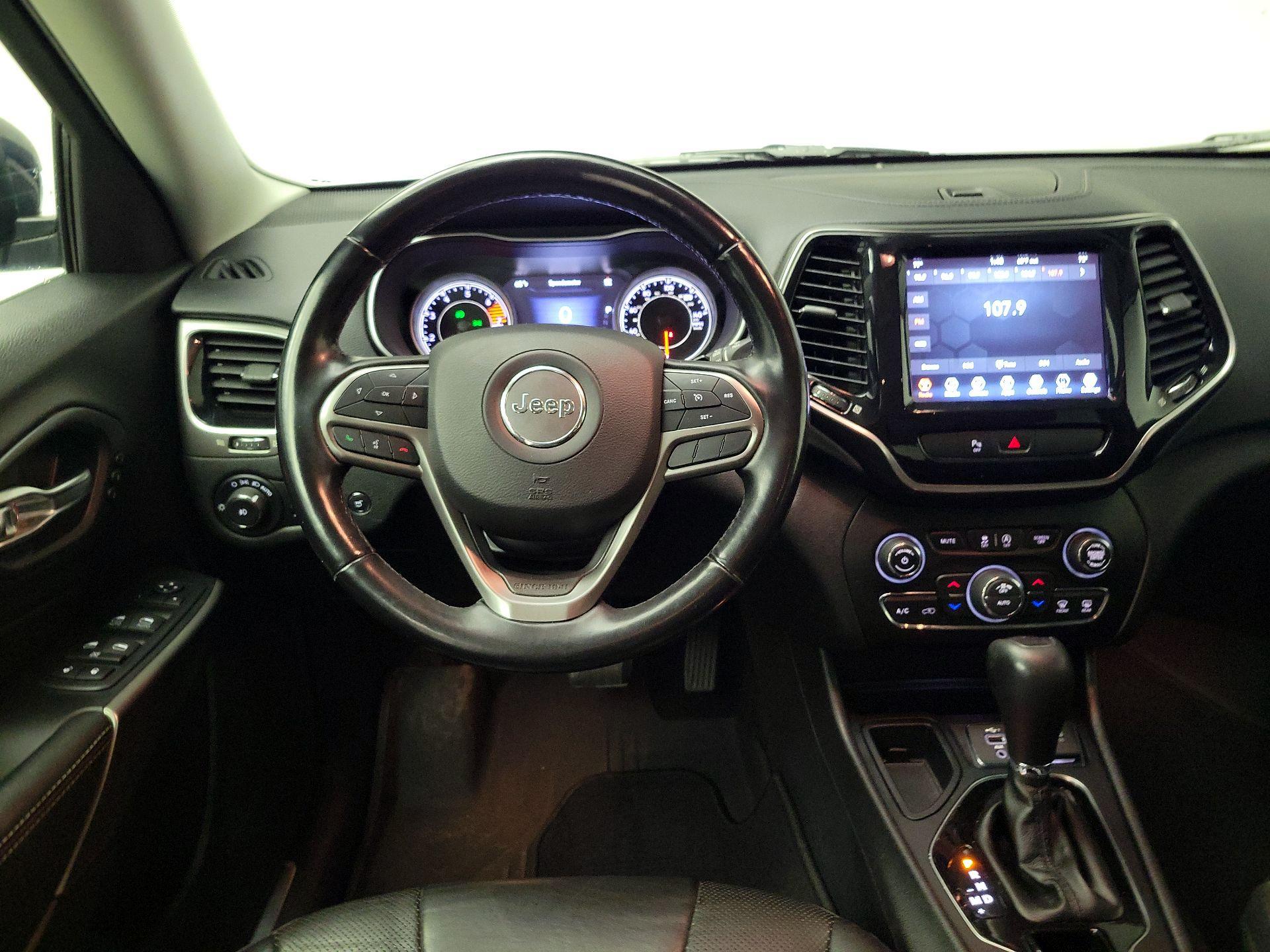 Thumbnail: 2020 Jeep Cherokee - 10