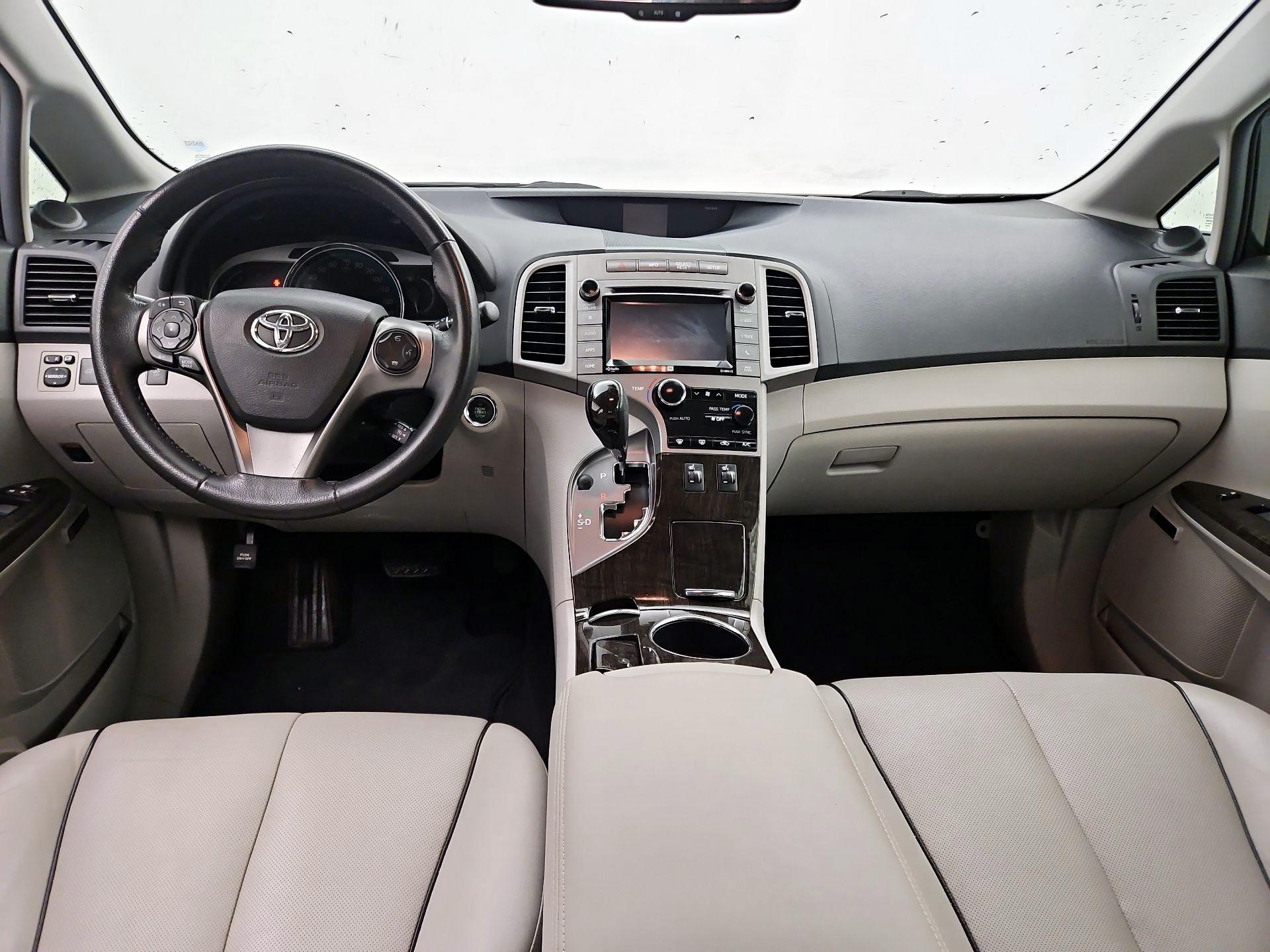 Thumbnail: 2015 Toyota Venza - 9