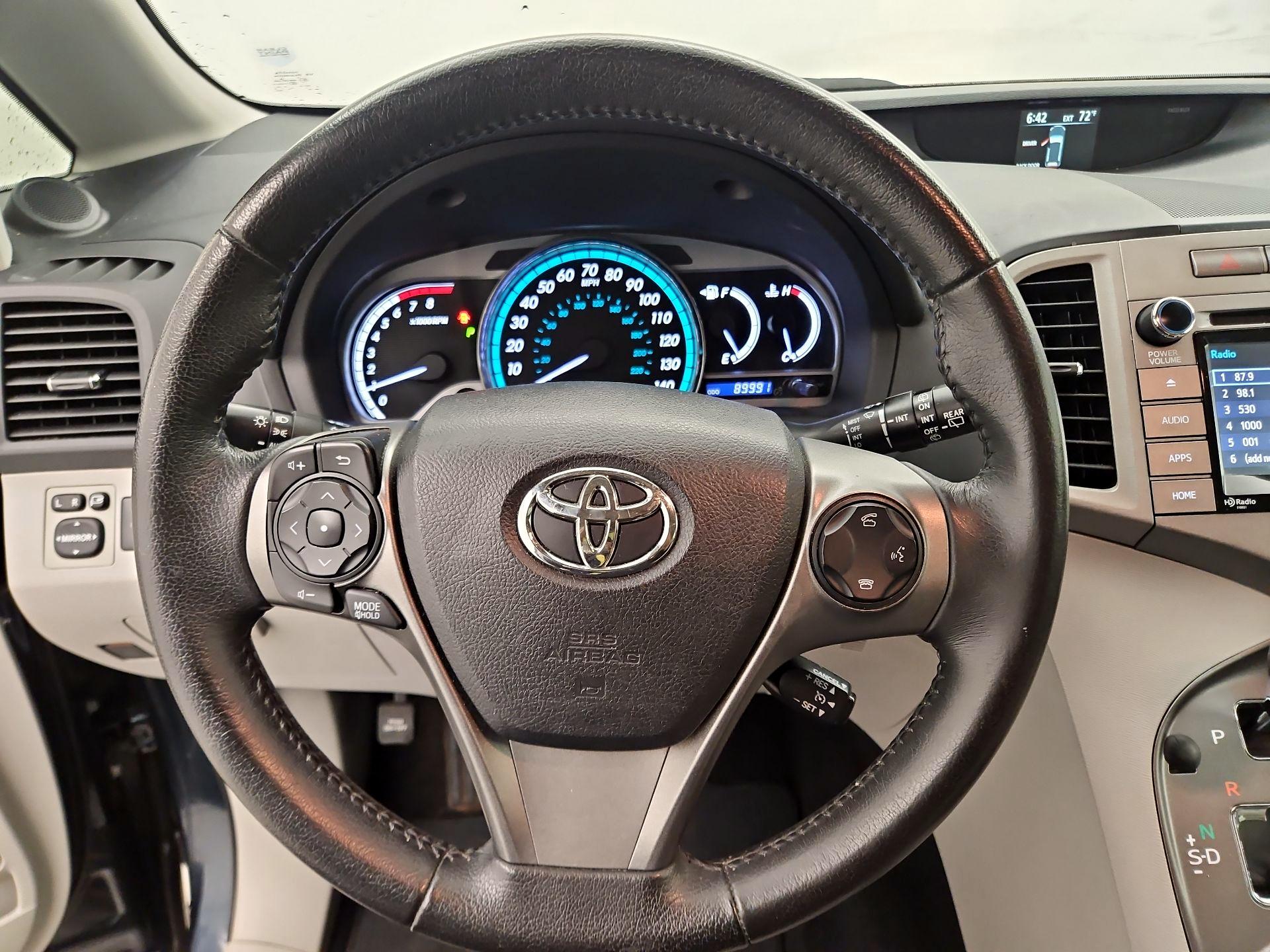 Thumbnail: 2015 Toyota Venza - 10