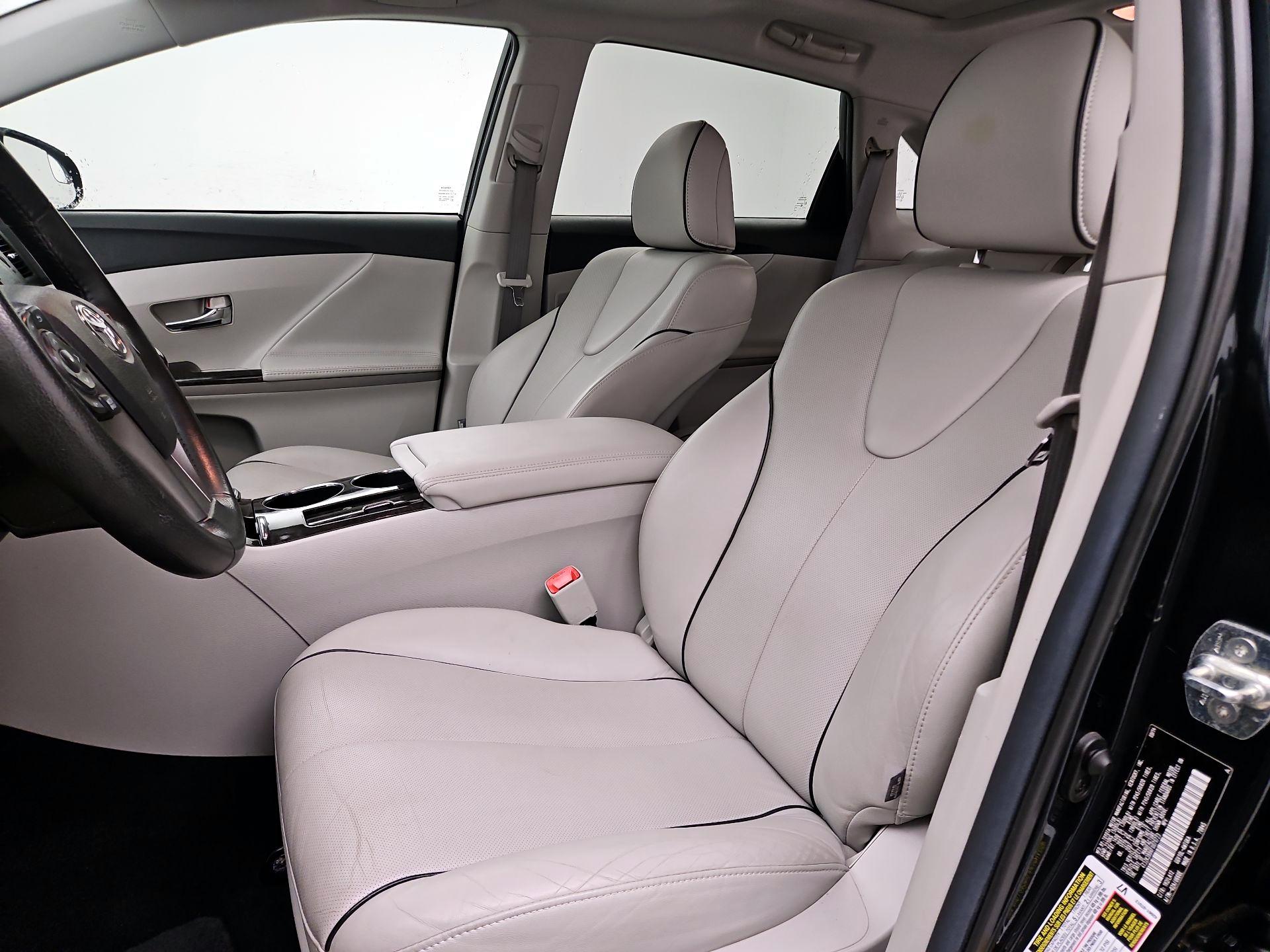 Thumbnail: 2015 Toyota Venza - 11