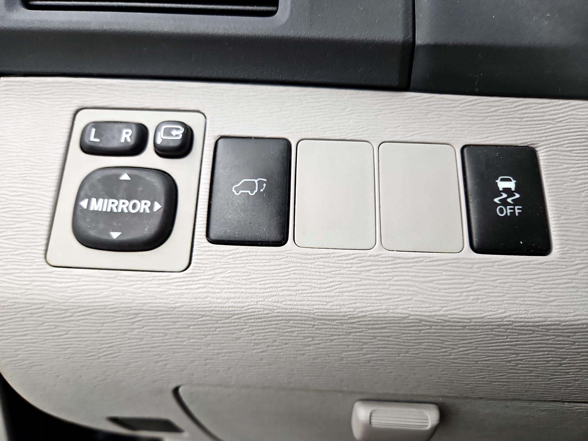 Thumbnail: 2015 Toyota Venza - 13