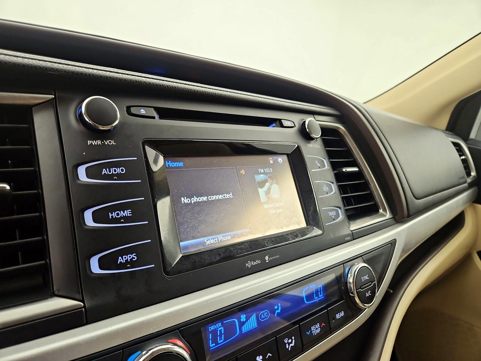 Thumbnail: 2014 Toyota Highlander - 15