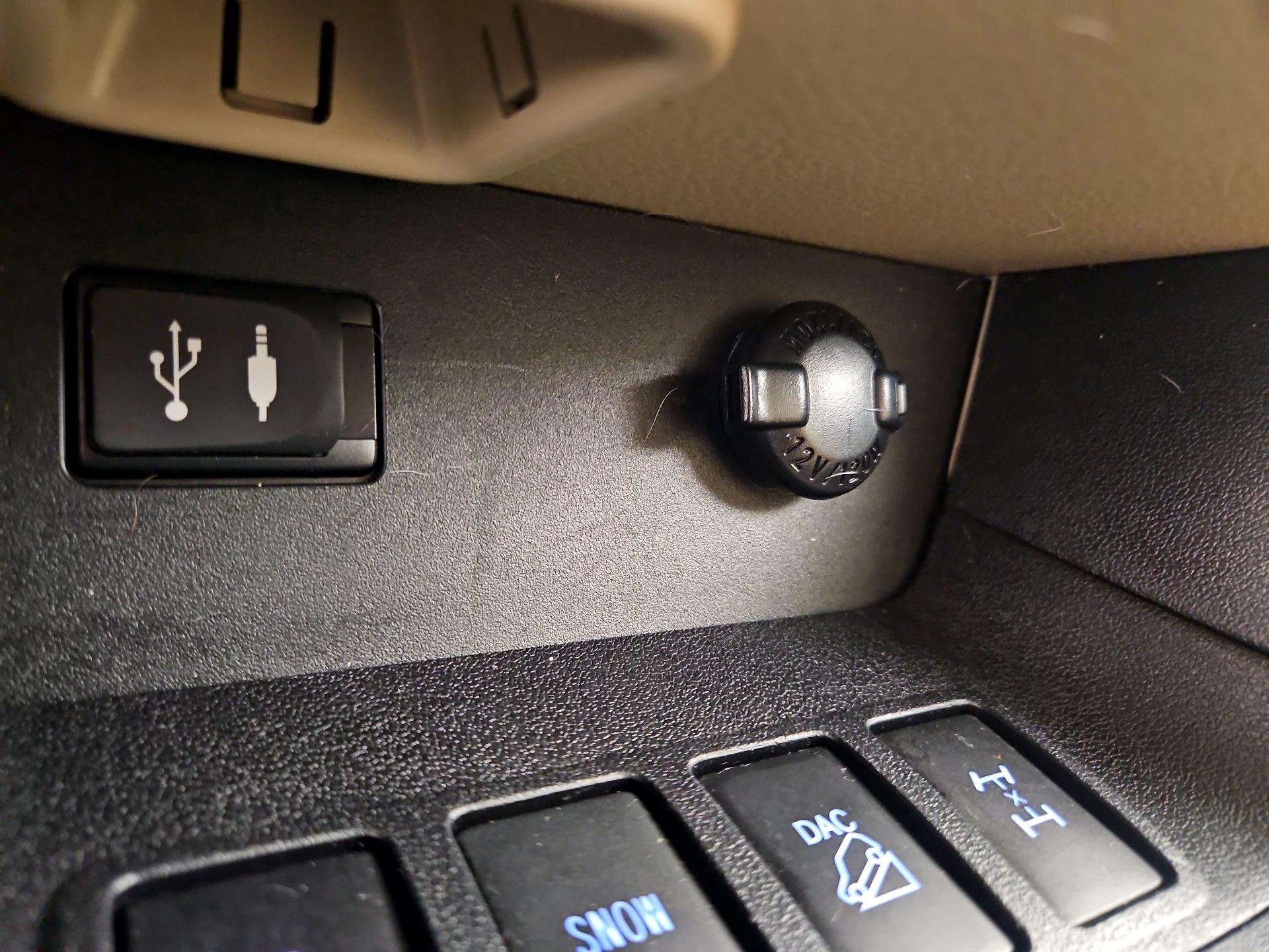 Thumbnail: 2014 Toyota Highlander - 18