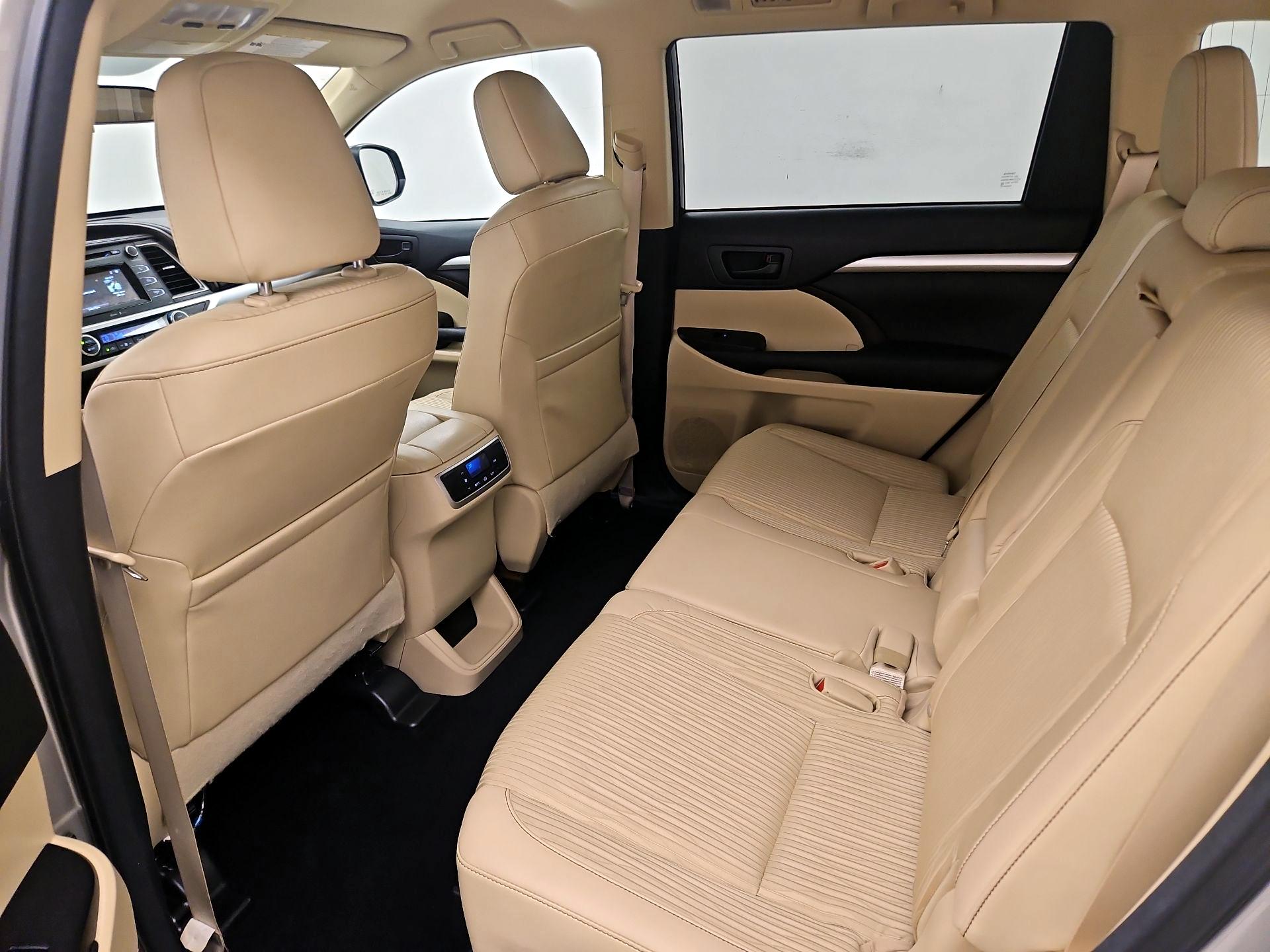 Thumbnail: 2014 Toyota Highlander - 19