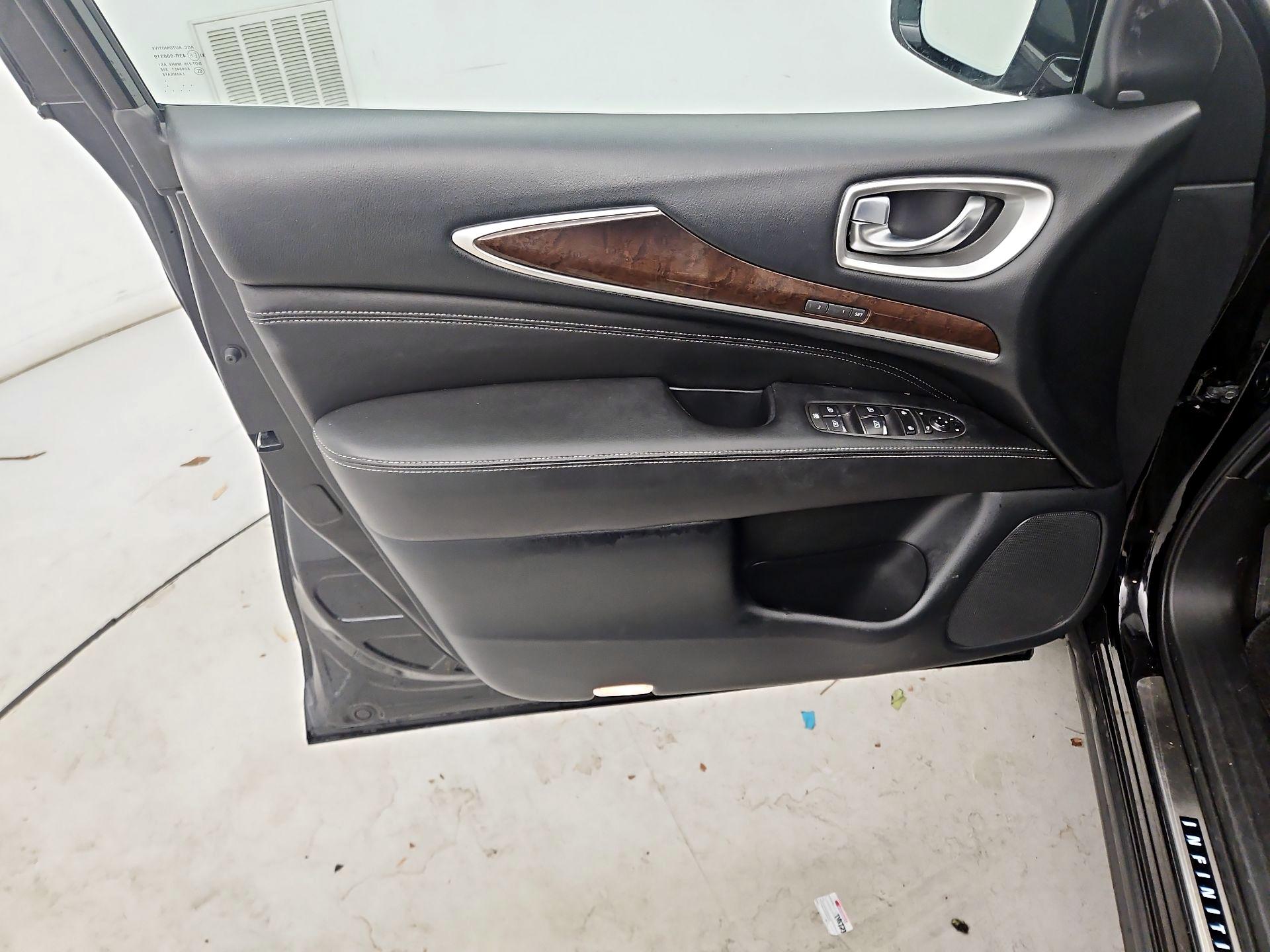 Thumbnail: 2019 INFINITI QX60 - 12