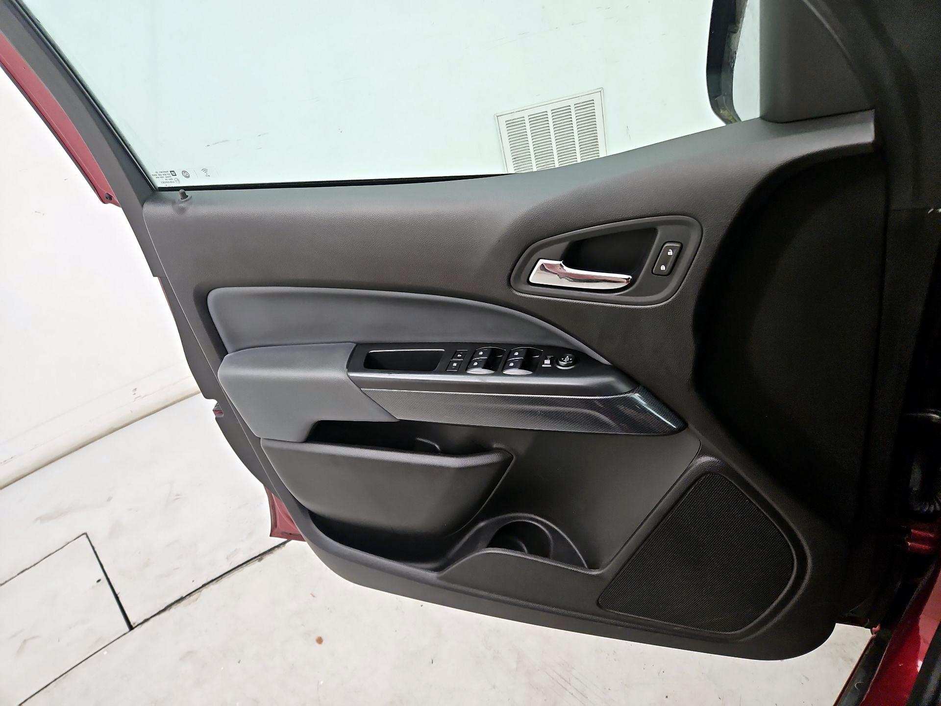 Thumbnail: 2018 Chevrolet Colorado - 12