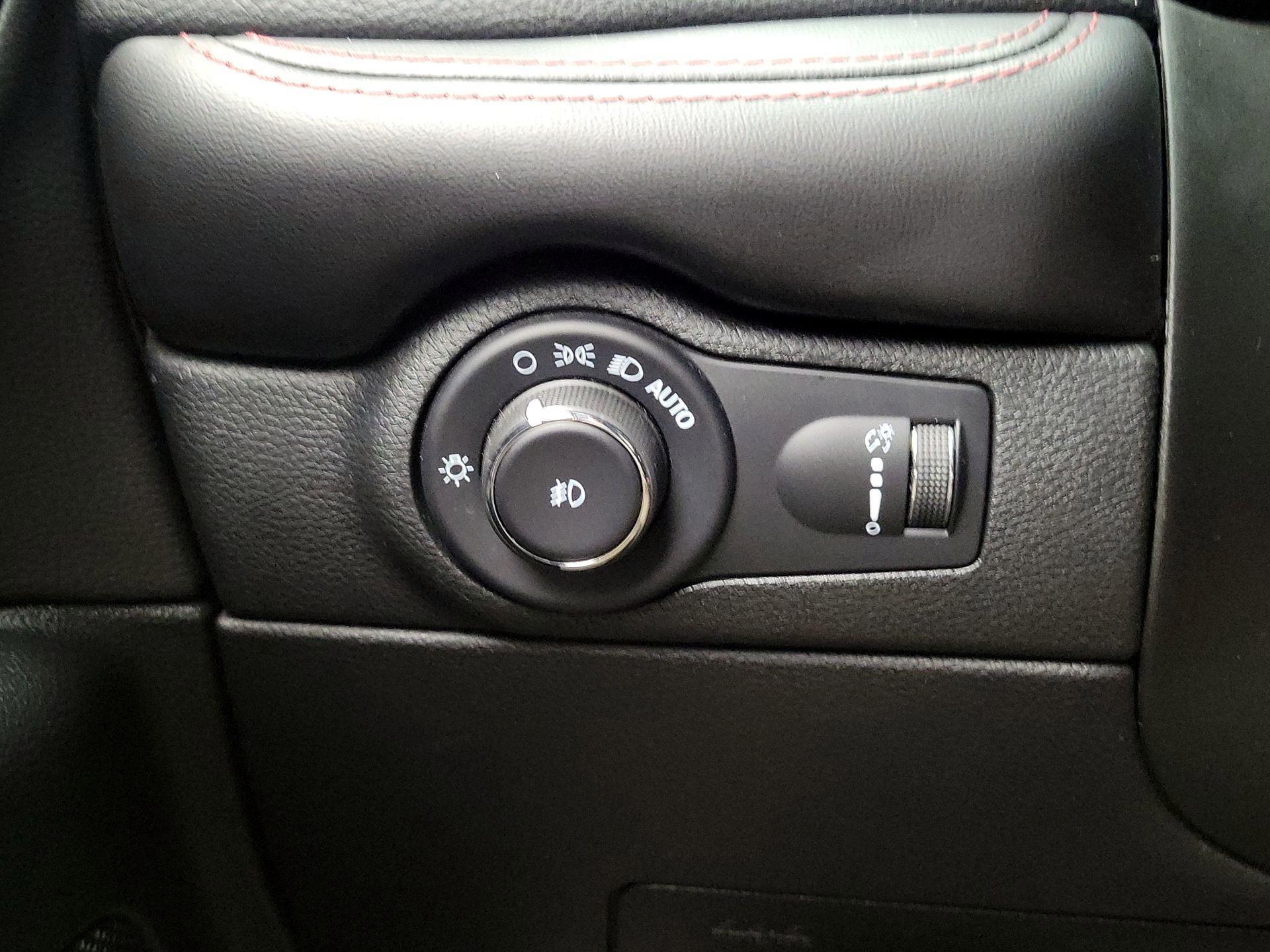 Thumbnail: 2022 Dodge Durango - 13