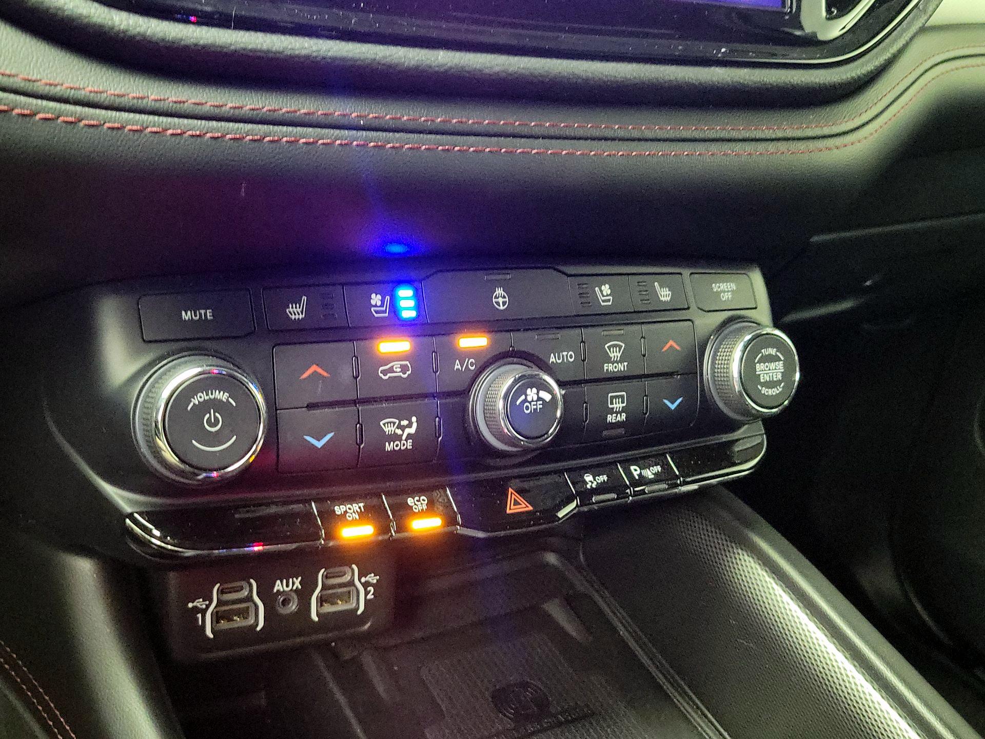 Thumbnail: 2022 Dodge Durango - 16