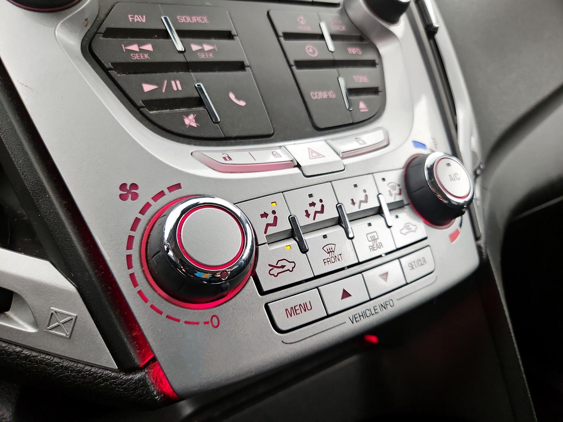 Thumbnail: 2015 GMC Terrain - 15