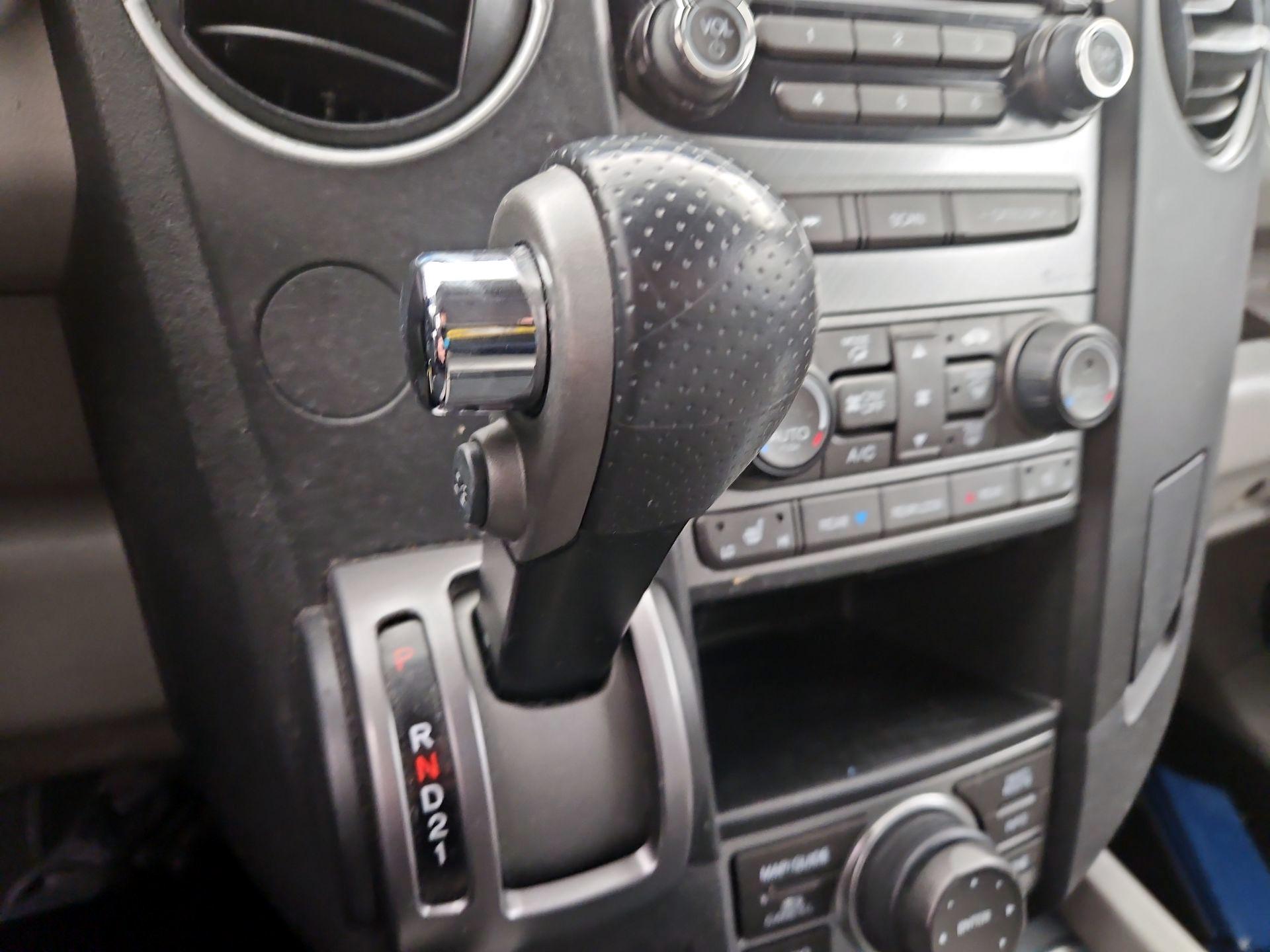 Thumbnail: 2015 Honda Pilot - 17