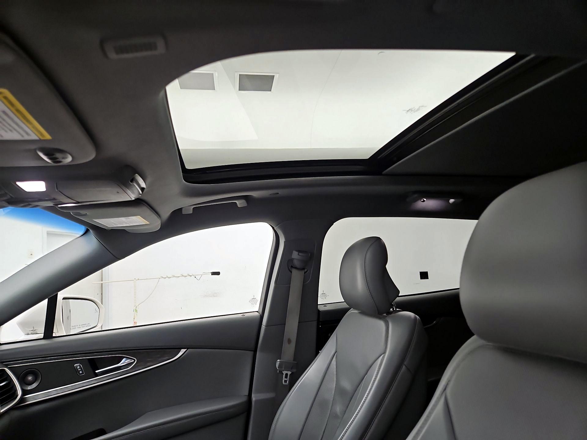 Thumbnail: 2019 Lincoln Nautilus - 18