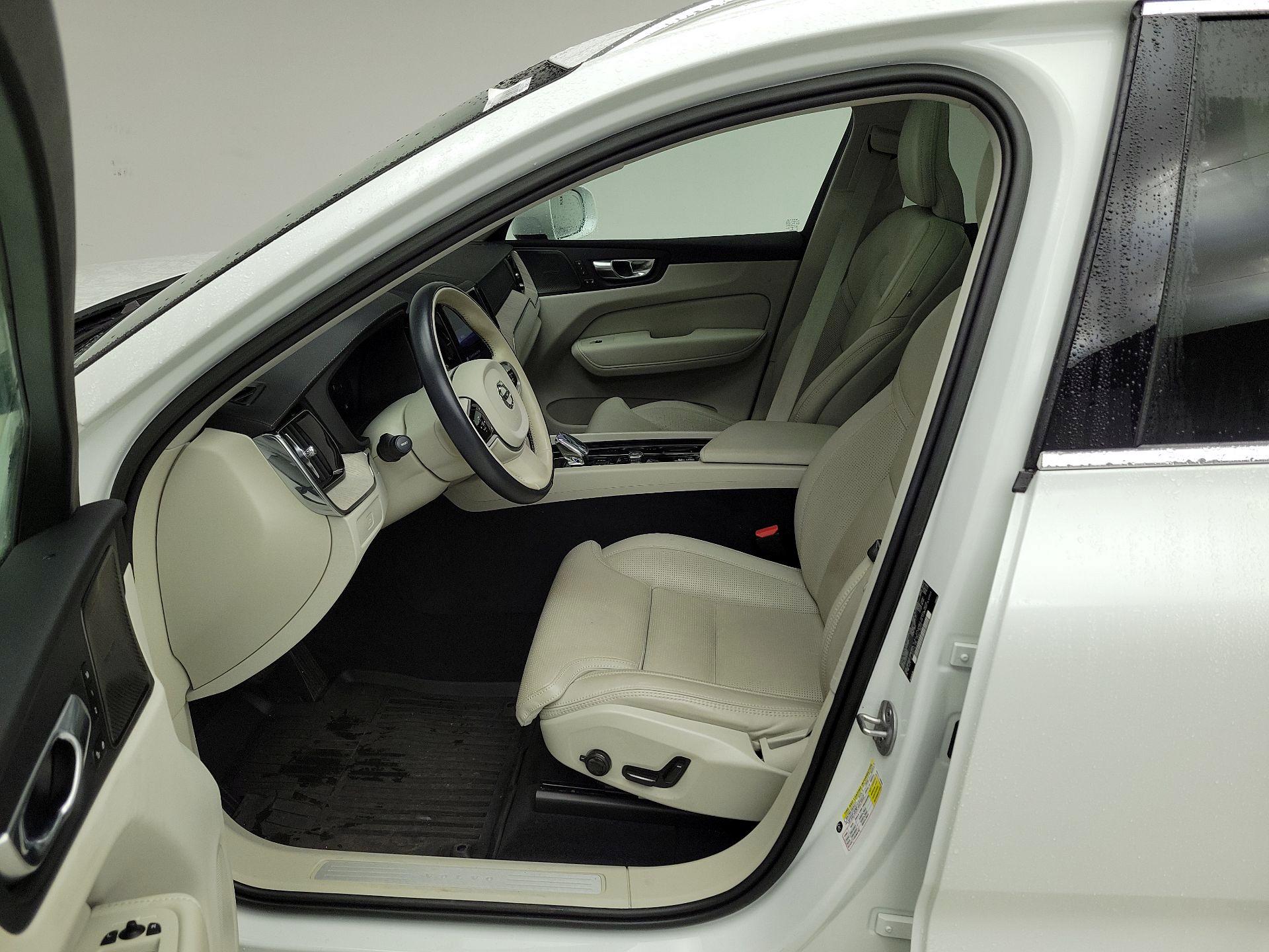 Thumbnail: 2023 Volvo XC60 - 11