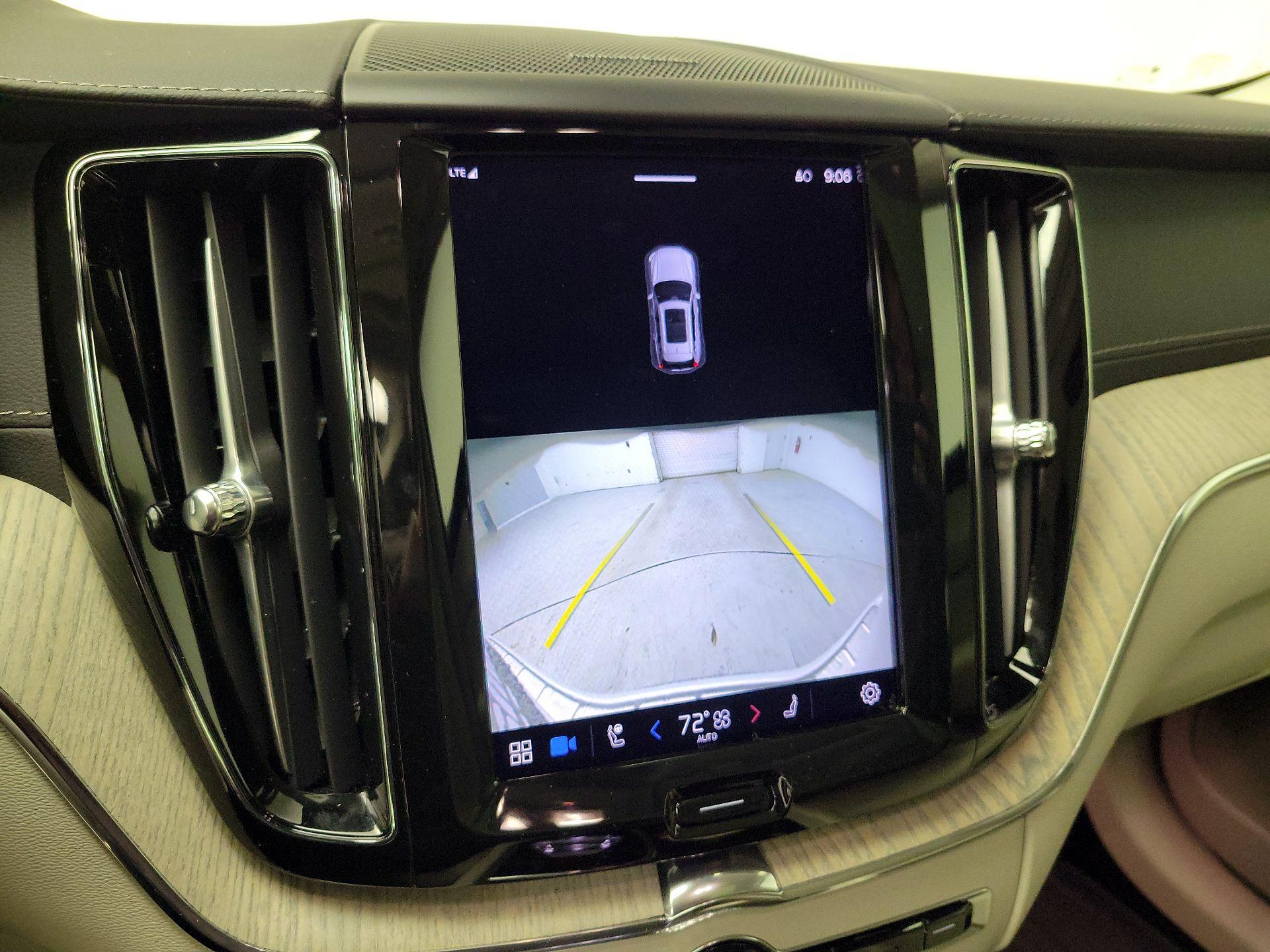 Thumbnail: 2023 Volvo XC60 - 14