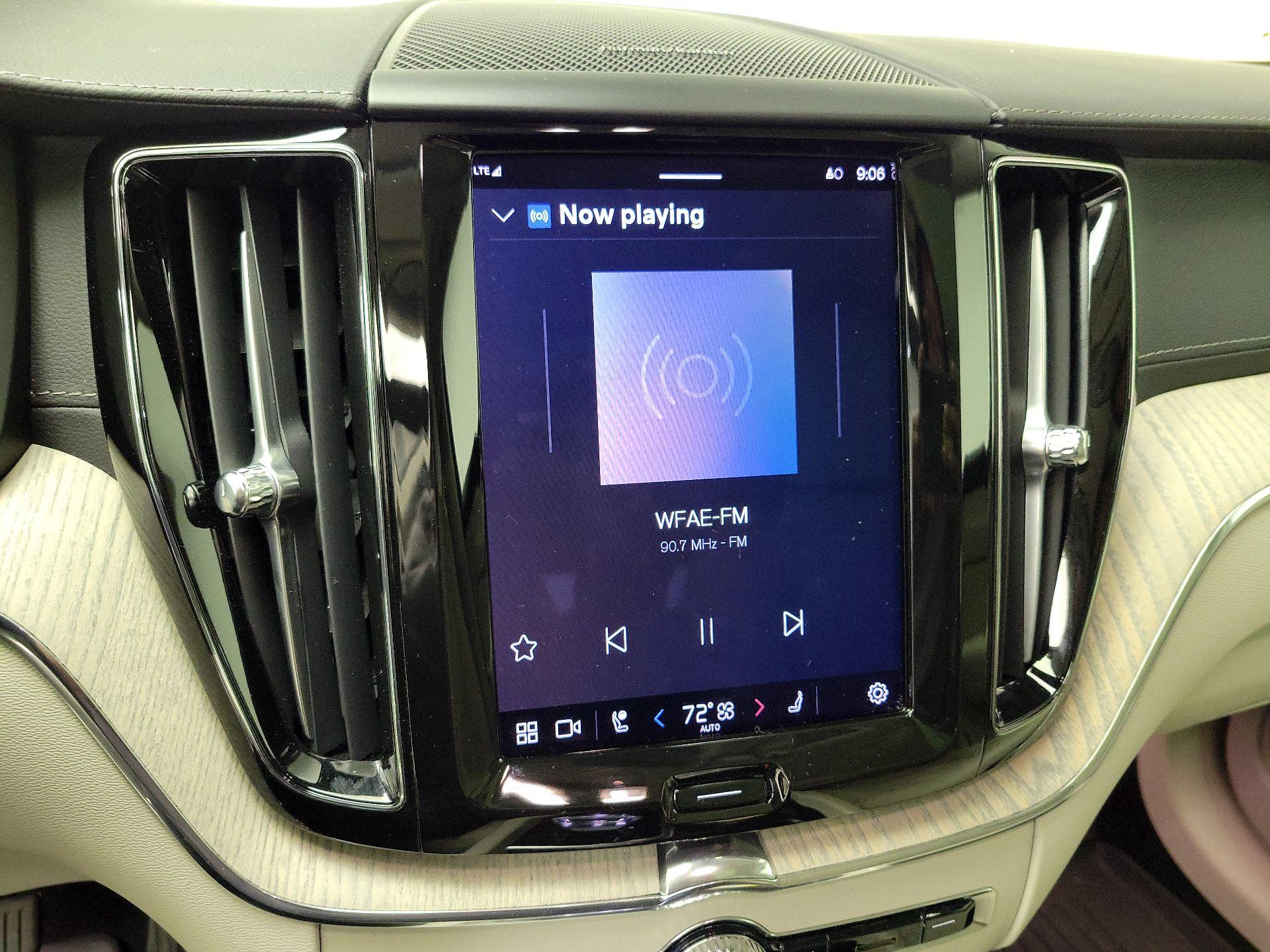 Thumbnail: 2023 Volvo XC60 - 15