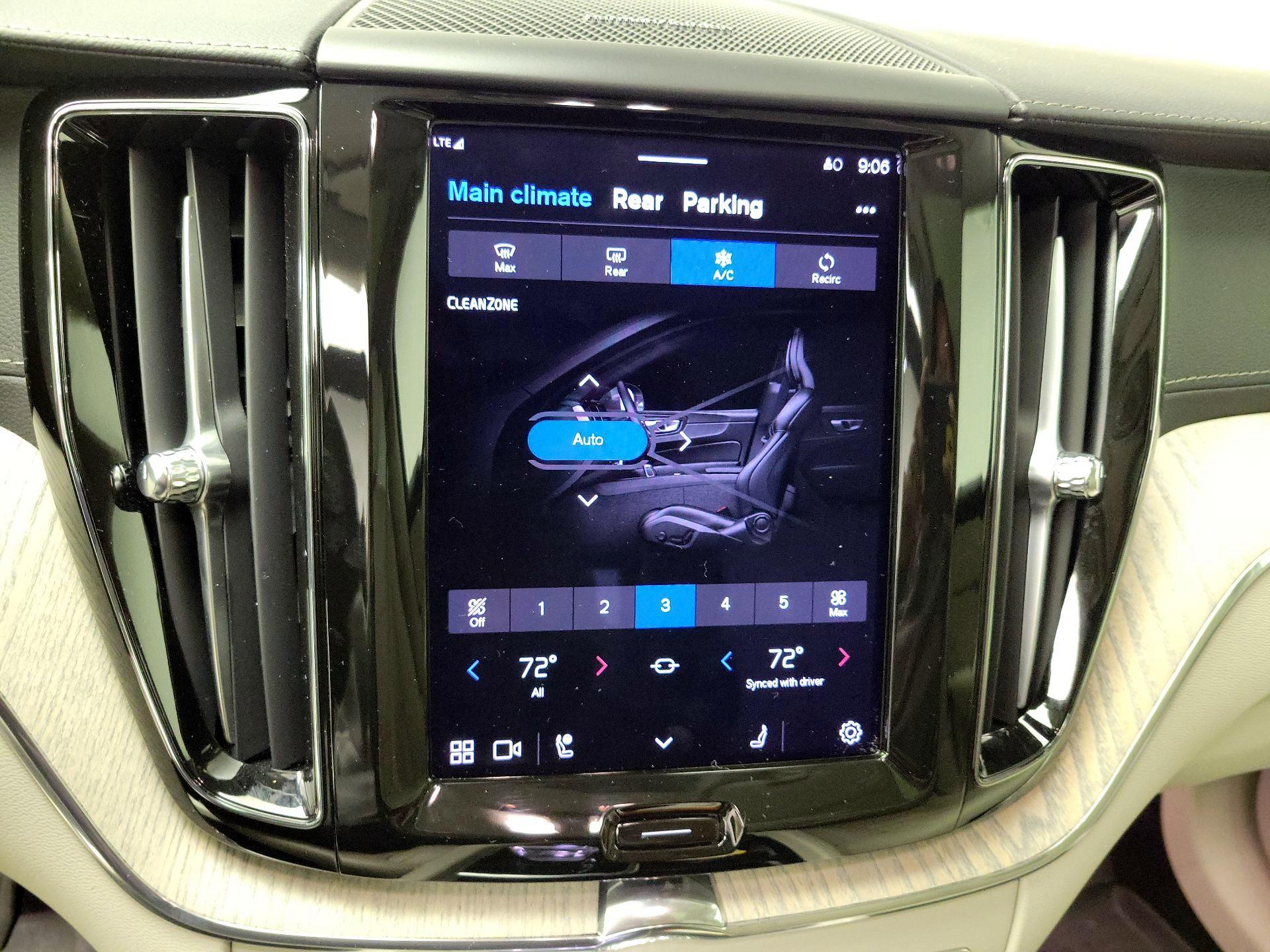 Thumbnail: 2023 Volvo XC60 - 16