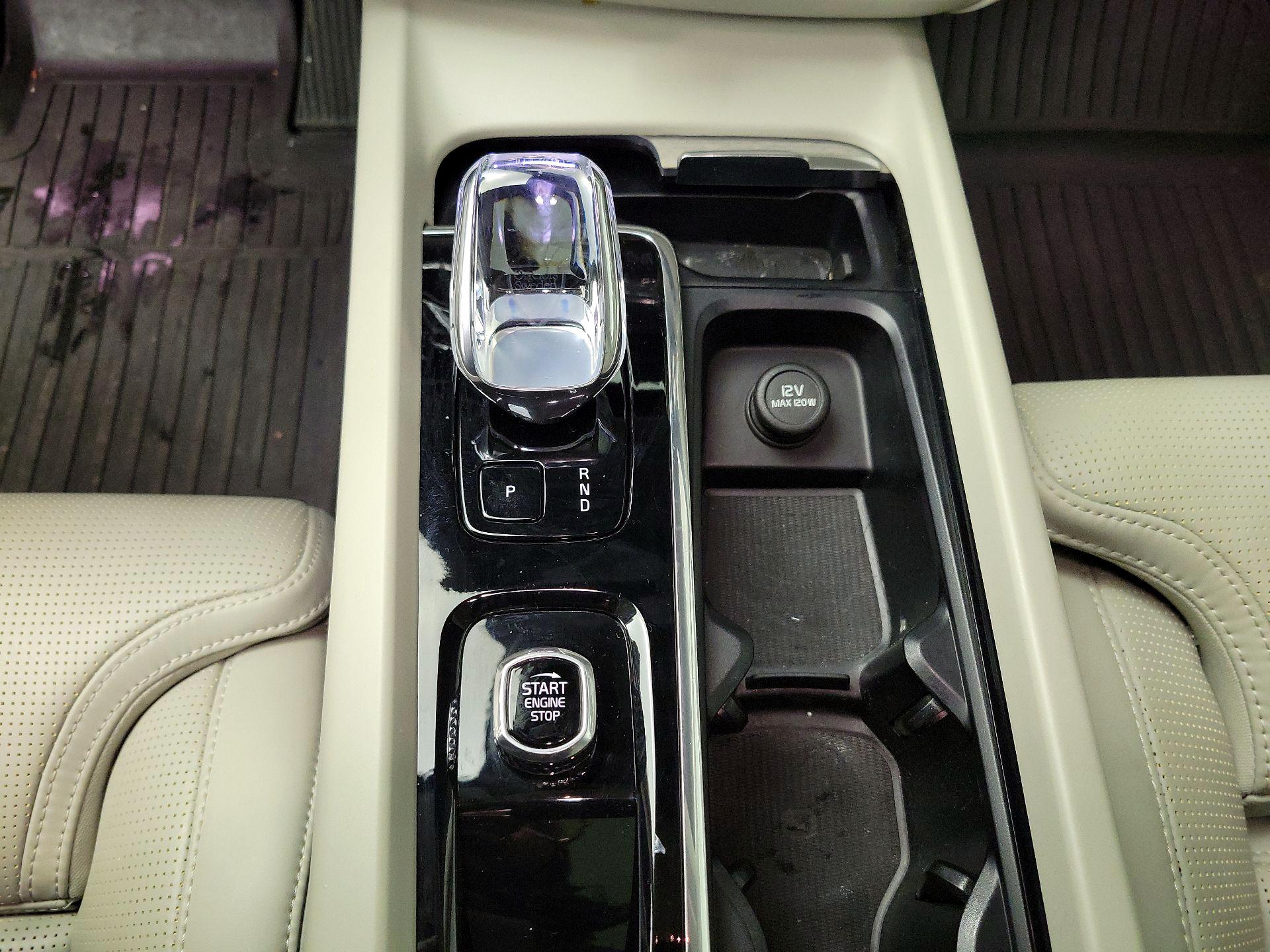 Thumbnail: 2023 Volvo XC60 - 17