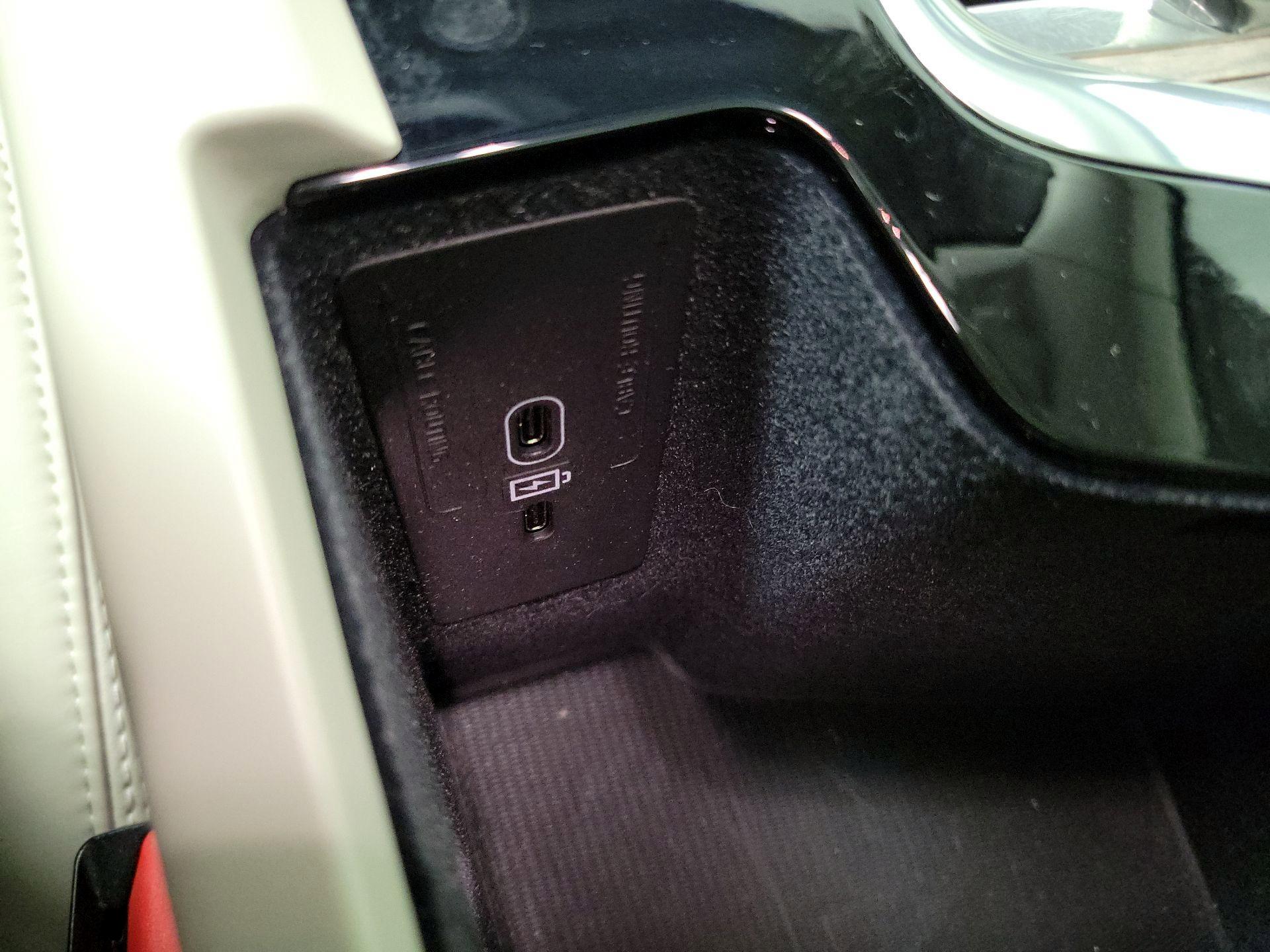 Thumbnail: 2023 Volvo XC60 - 18