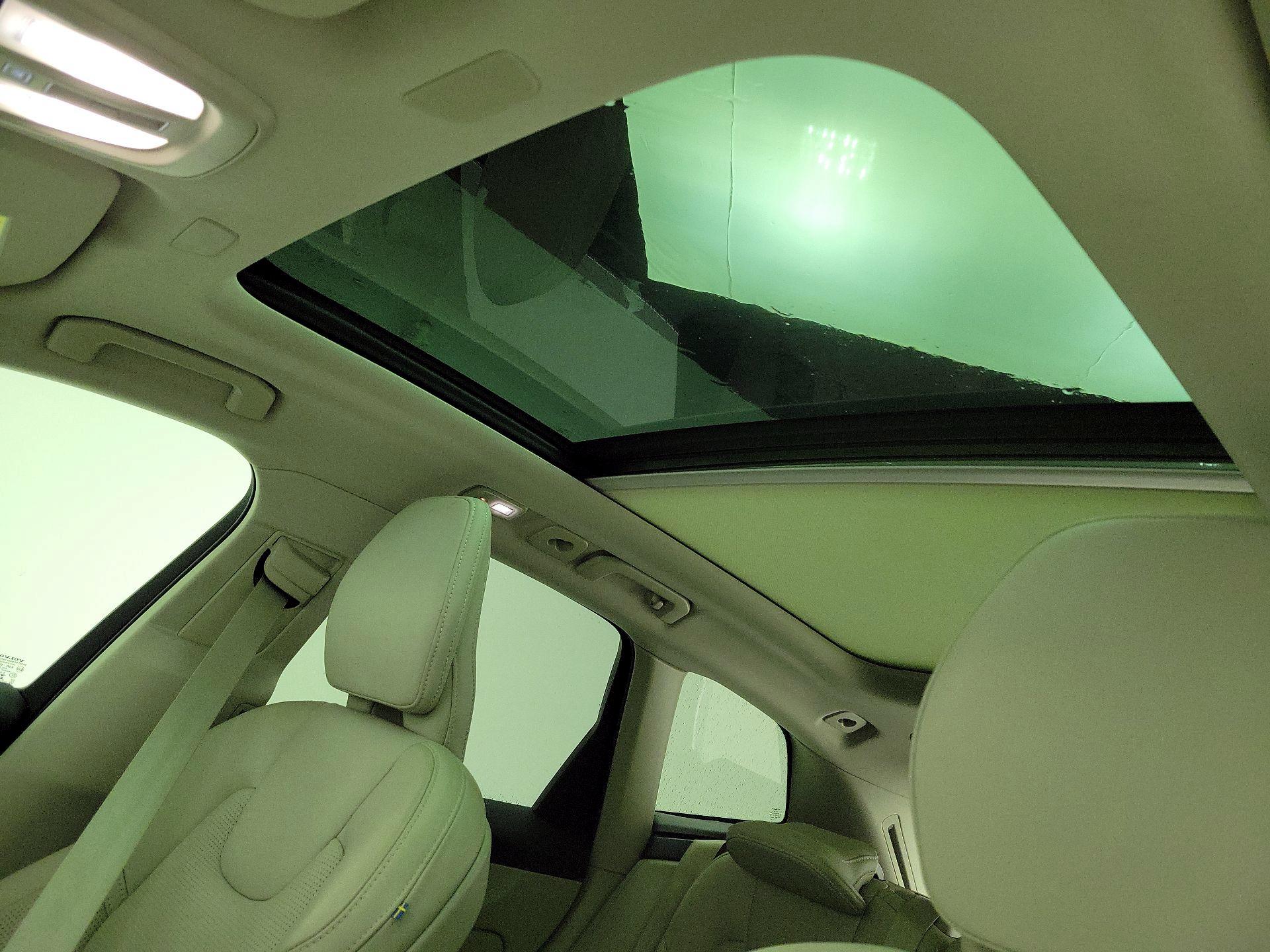 Thumbnail: 2023 Volvo XC60 - 19