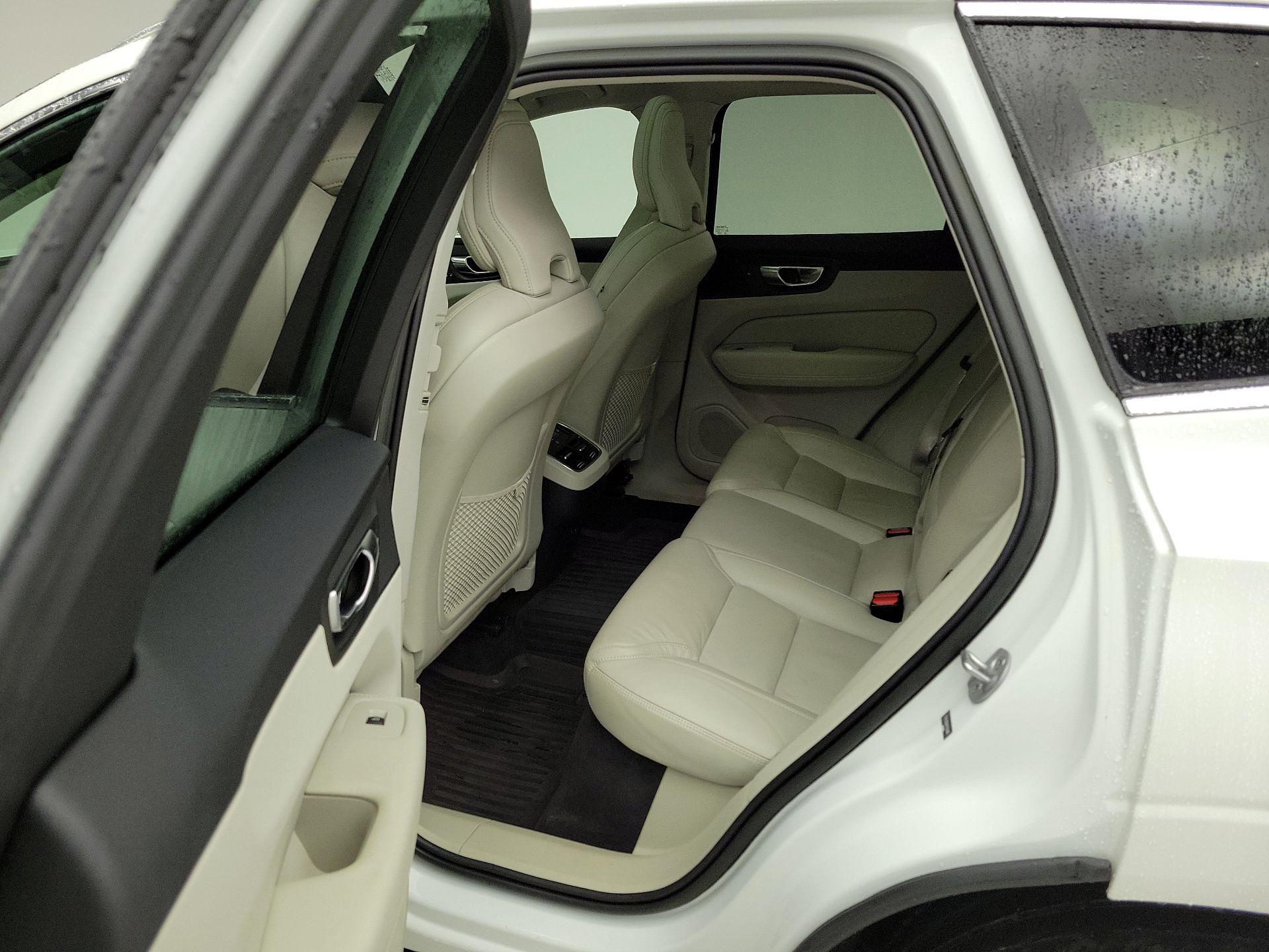 Thumbnail: 2023 Volvo XC60 - 20