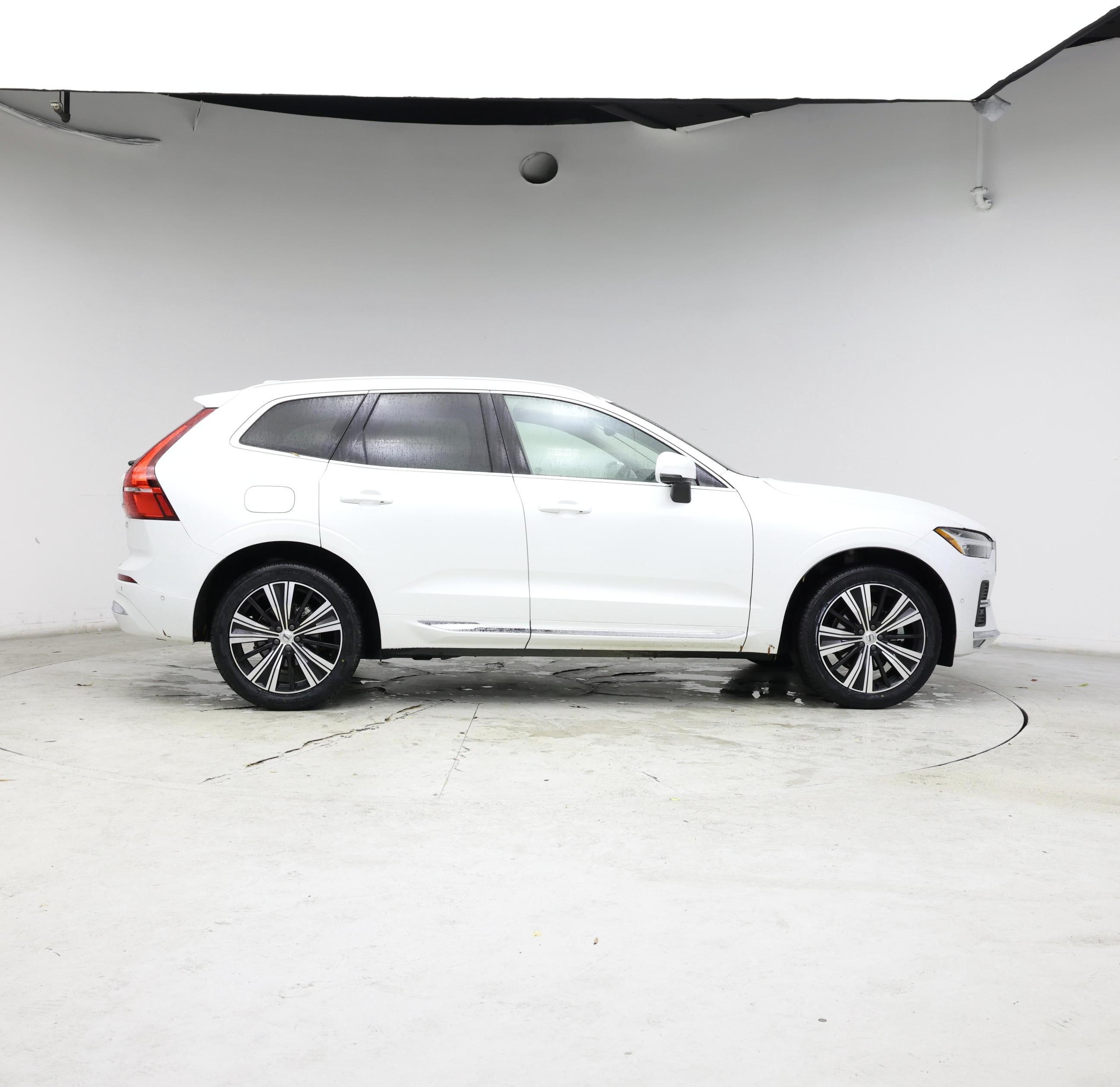 Thumbnail: 2023 Volvo XC60 - 7