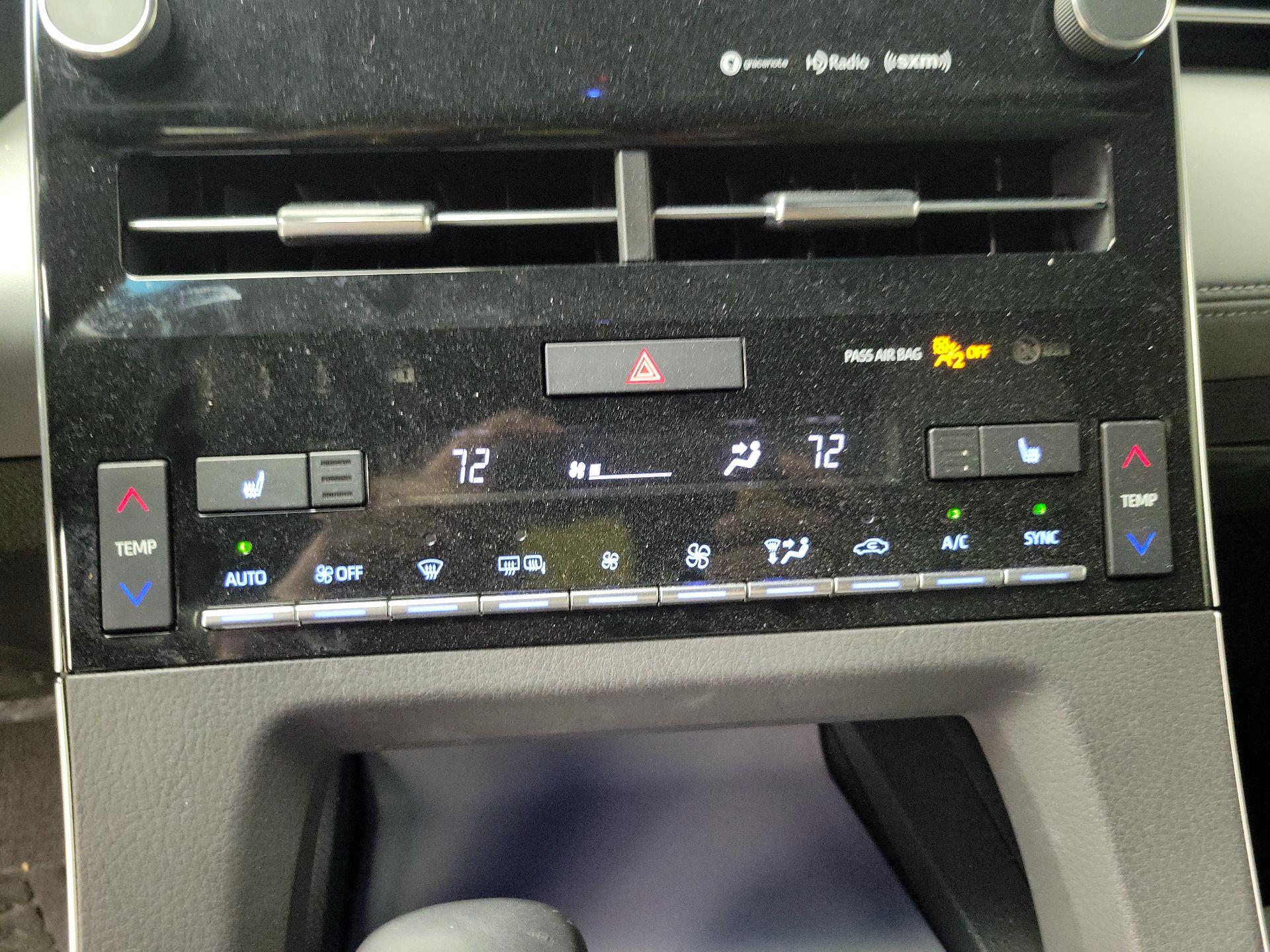 Thumbnail: 2020 Toyota Avalon - 16