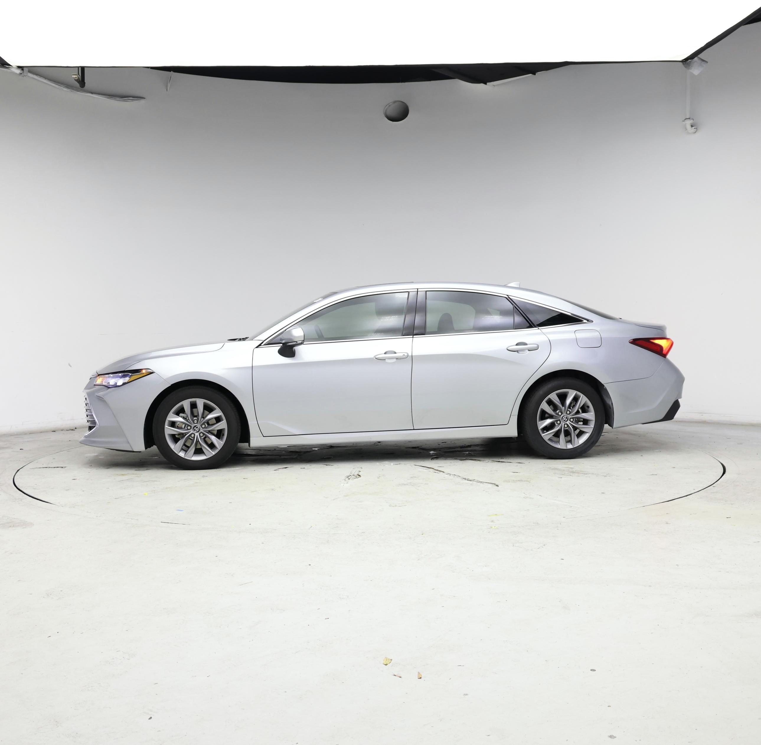 Thumbnail: 2020 Toyota Avalon - 3