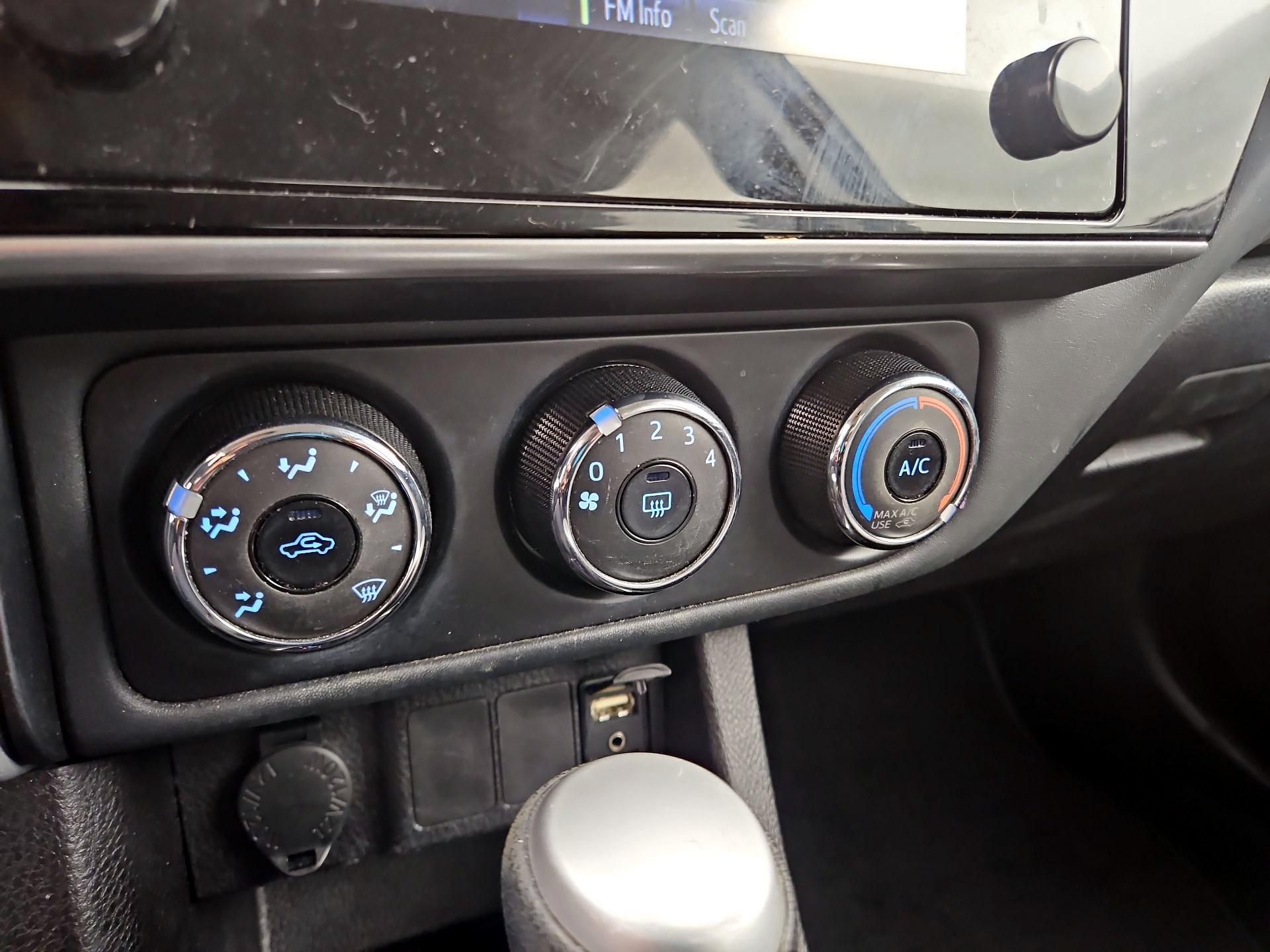 Thumbnail: 2017 Toyota Corolla - 16