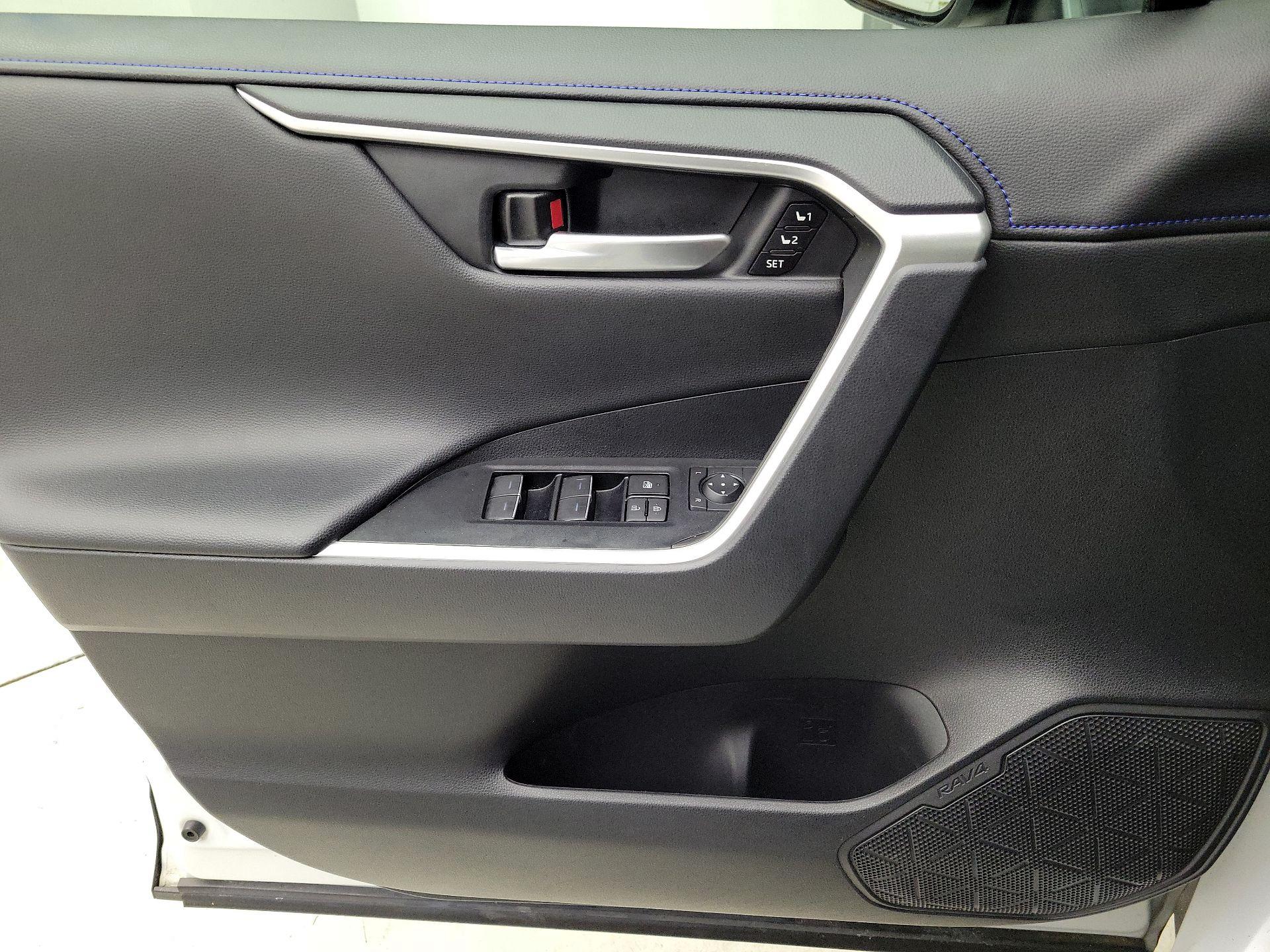 Thumbnail: 2023 Toyota RAV4 - 12
