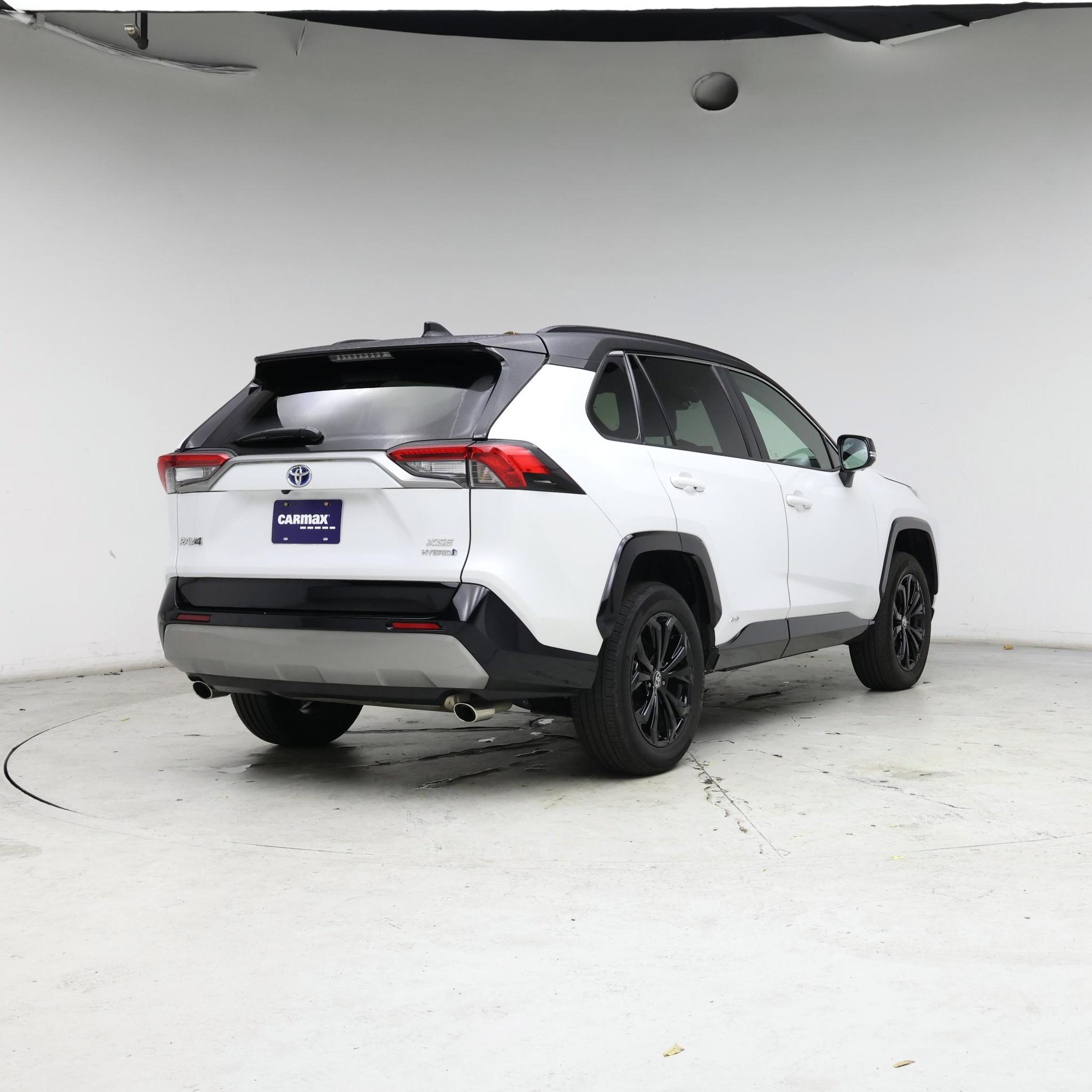 Thumbnail: 2023 Toyota RAV4 - 8