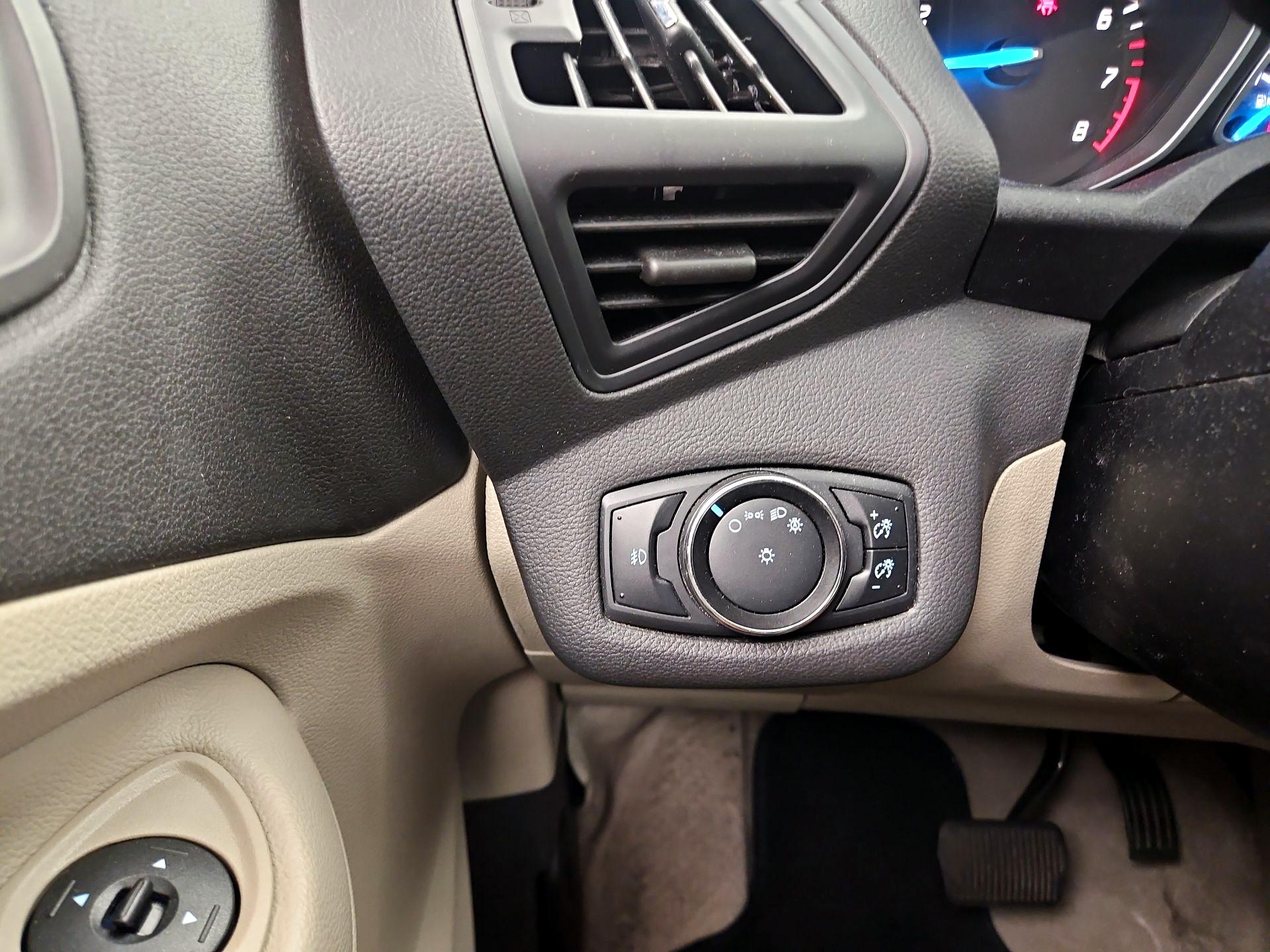 Thumbnail: 2014 Ford Escape - 13