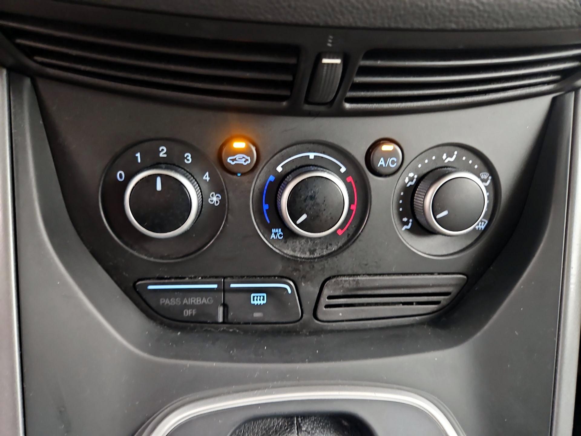 Thumbnail: 2014 Ford Escape - 16