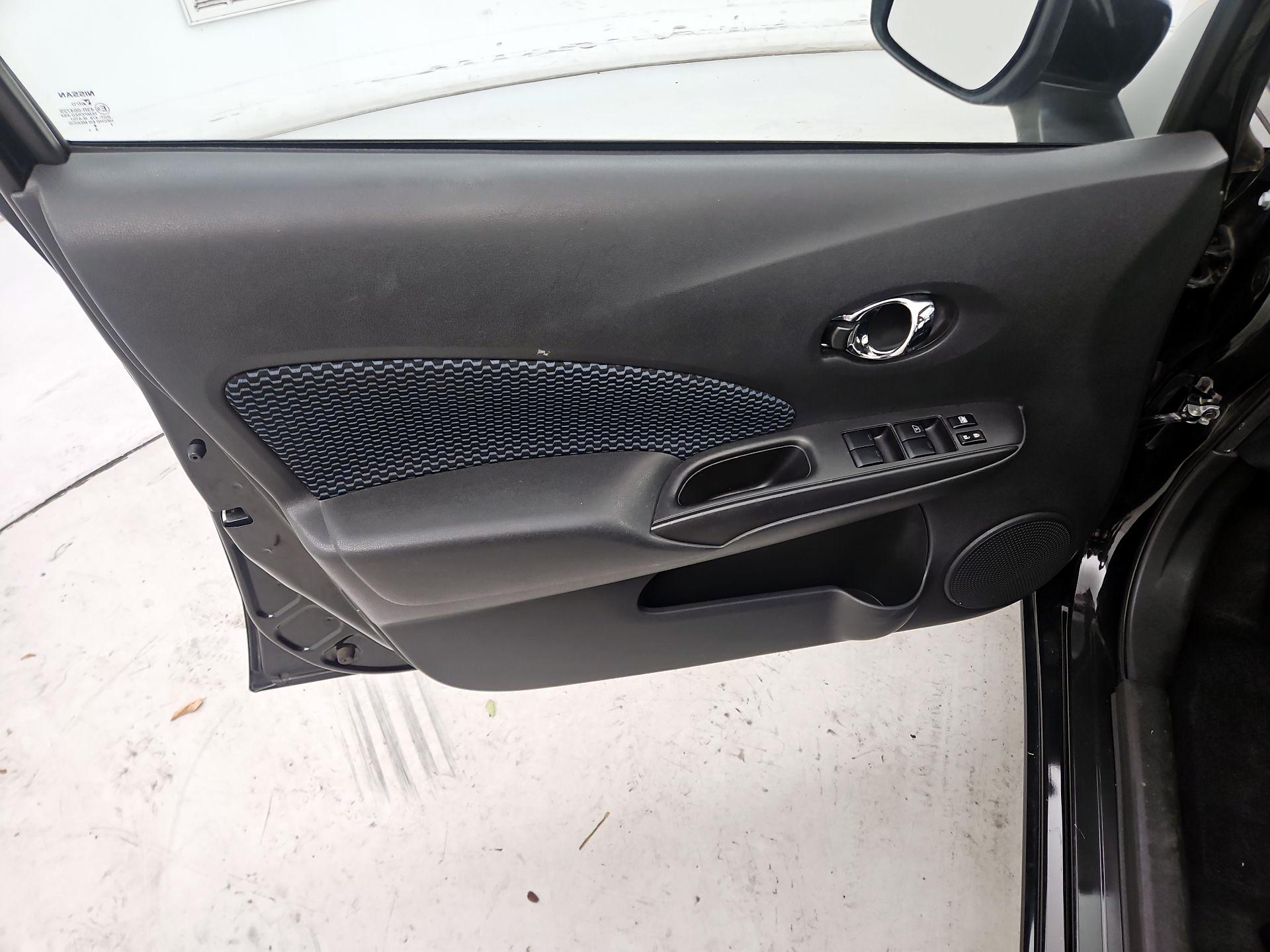 Thumbnail: 2016 Nissan Versa Note - 12