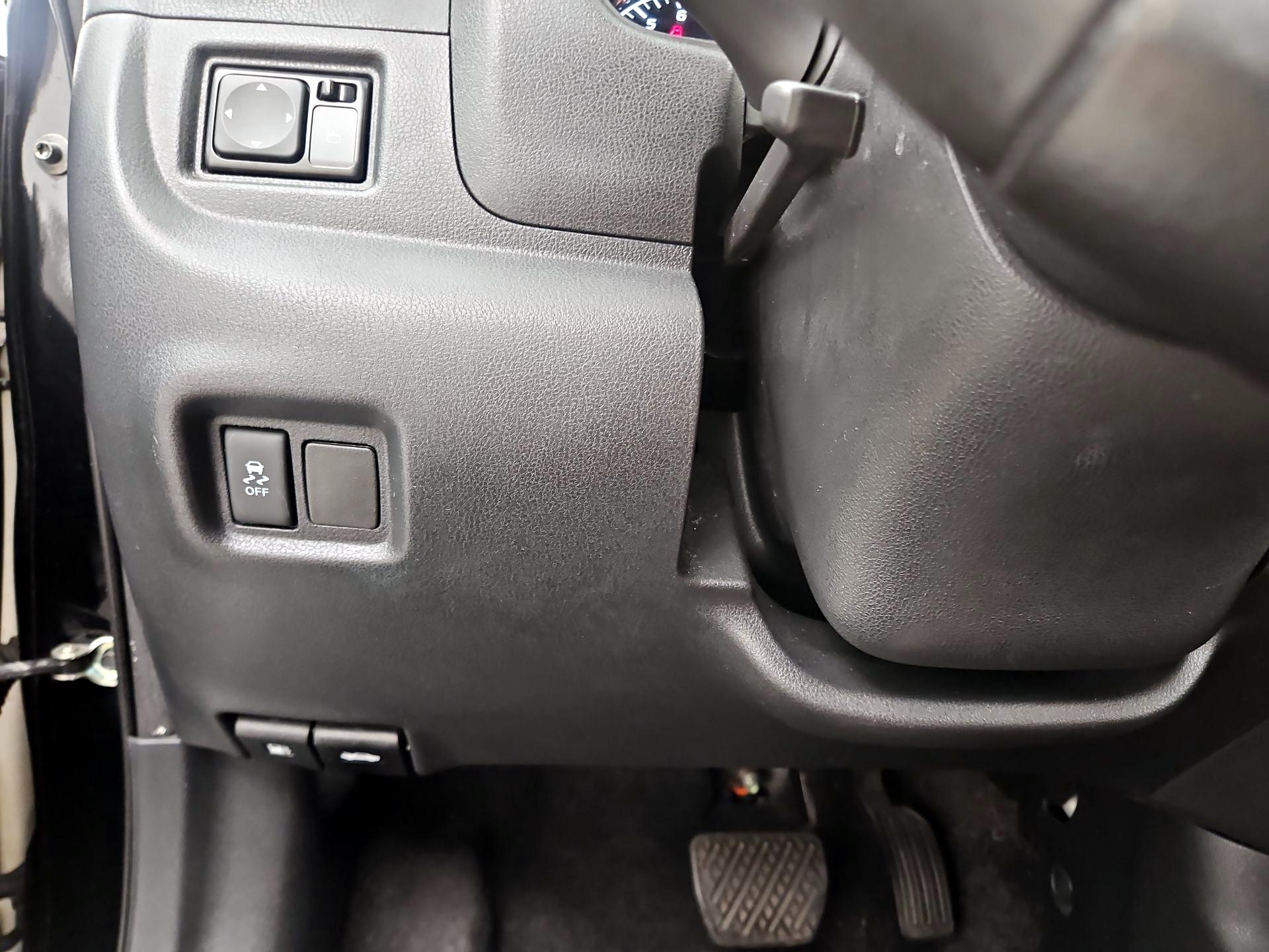 Thumbnail: 2016 Nissan Versa Note - 13