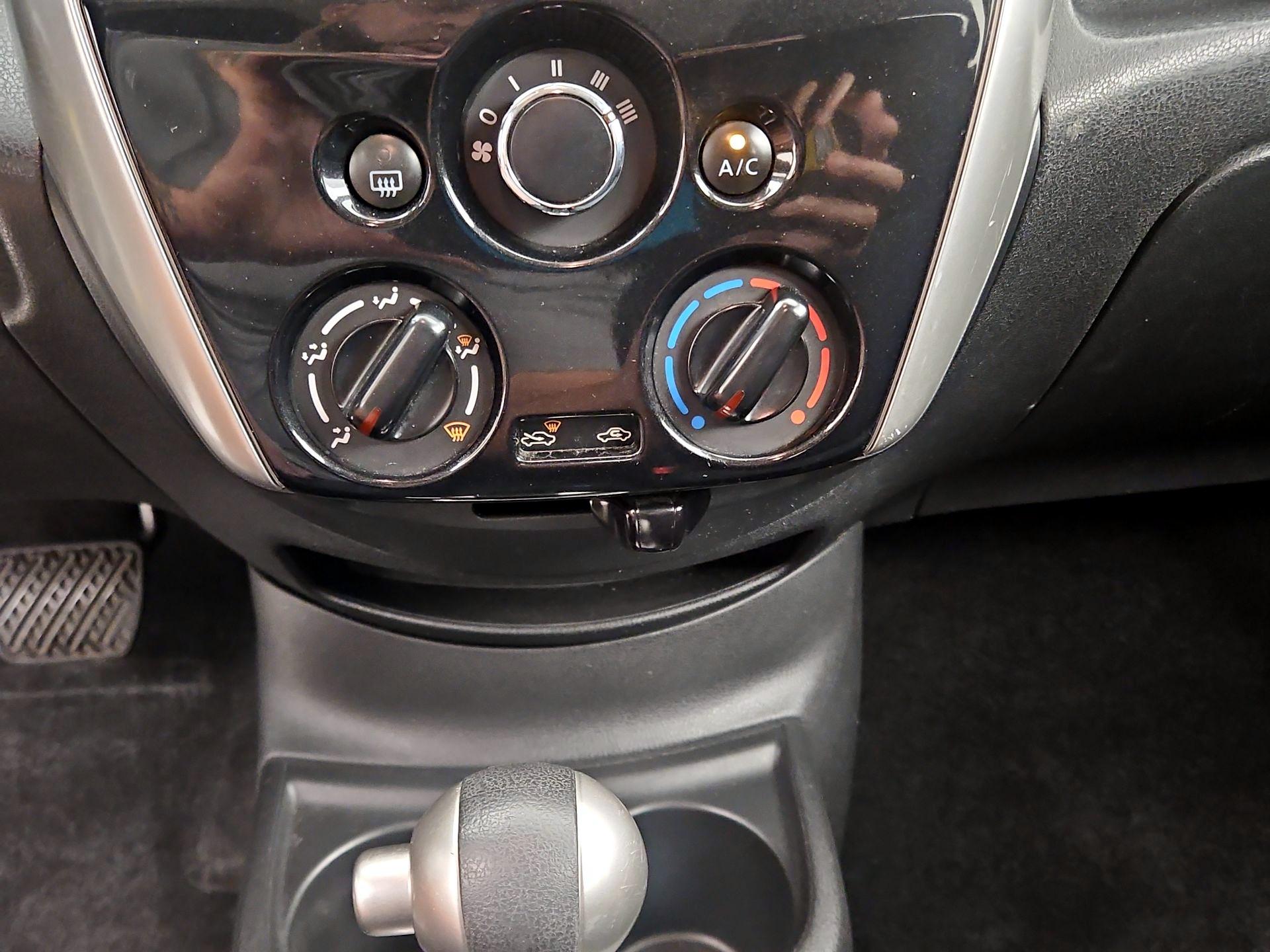 Thumbnail: 2016 Nissan Versa Note - 16