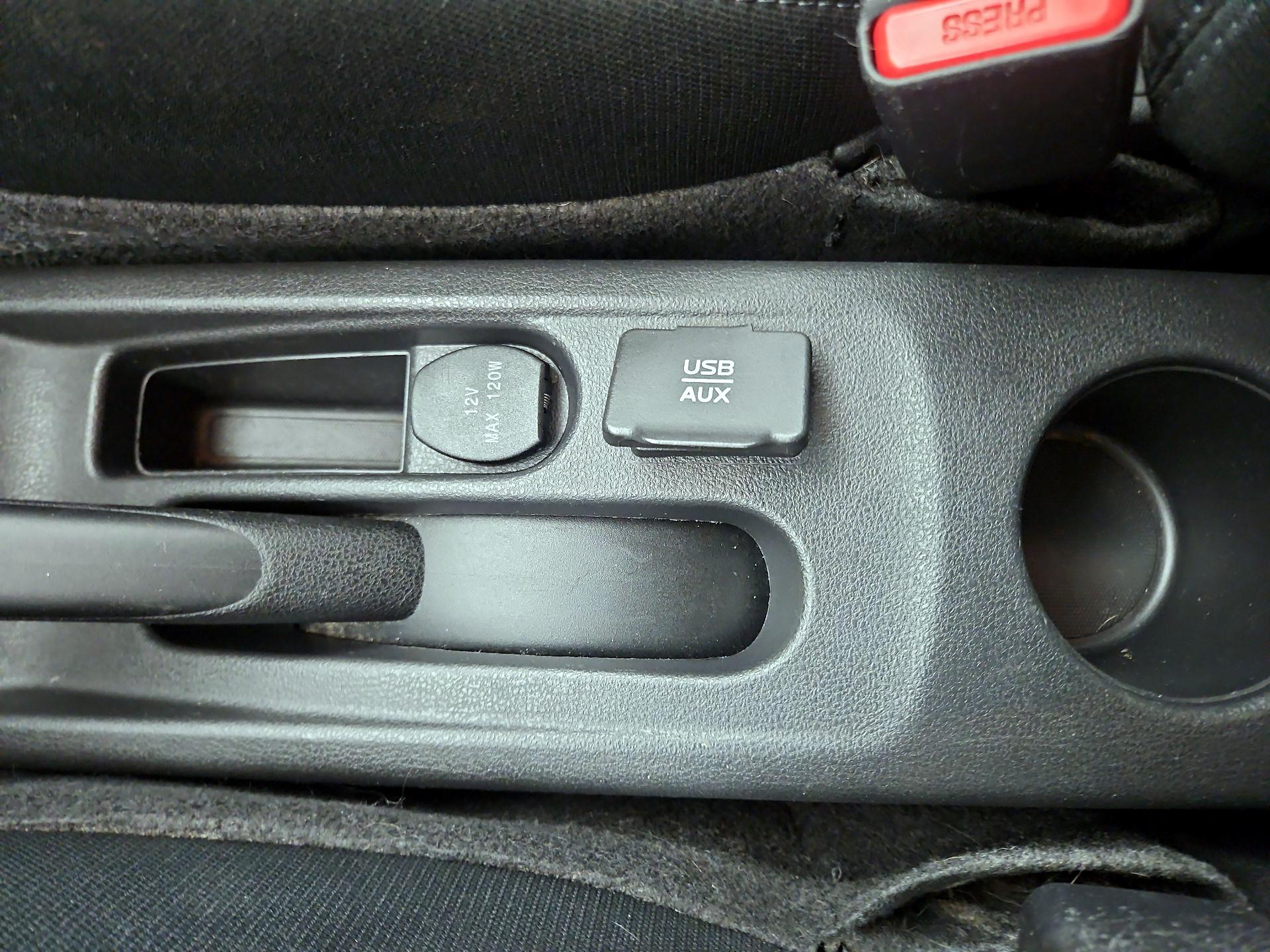 Thumbnail: 2016 Nissan Versa Note - 18