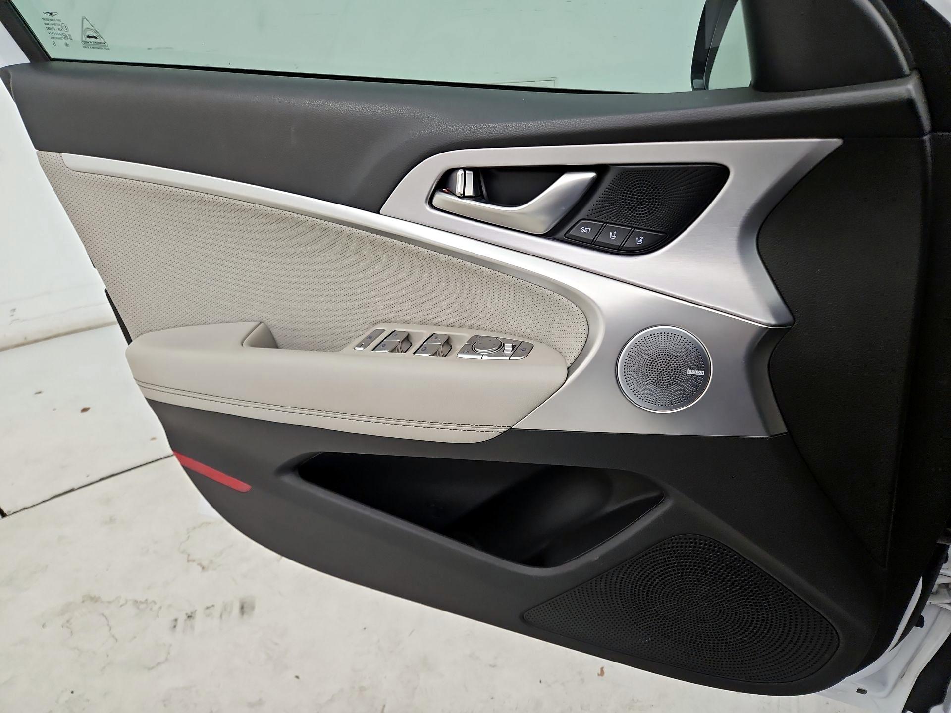 Thumbnail: 2019 Genesis G70 - 12