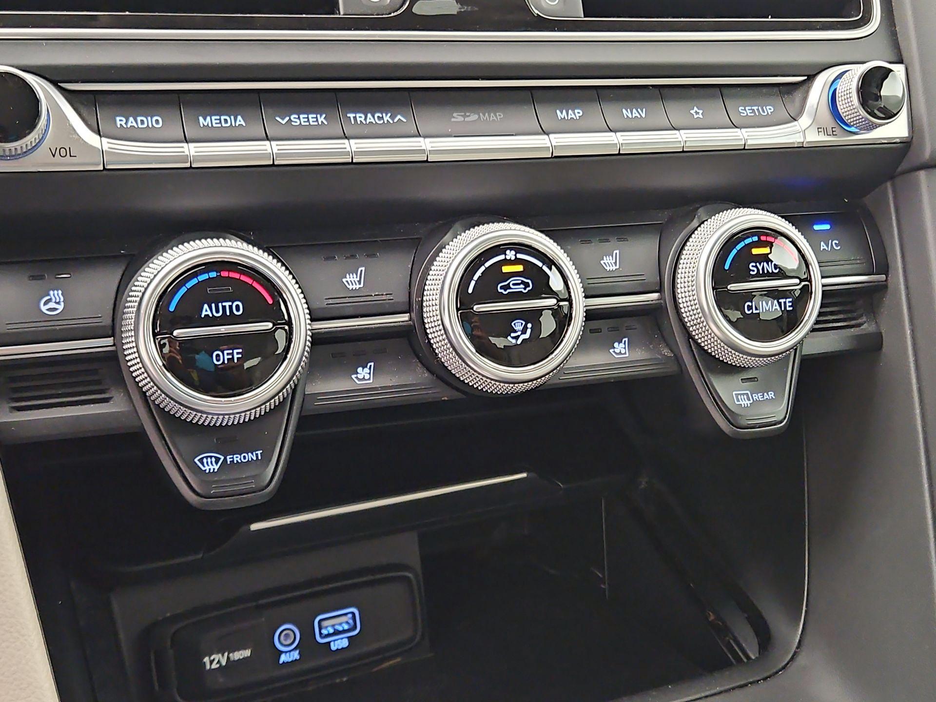 Thumbnail: 2019 Genesis G70 - 17