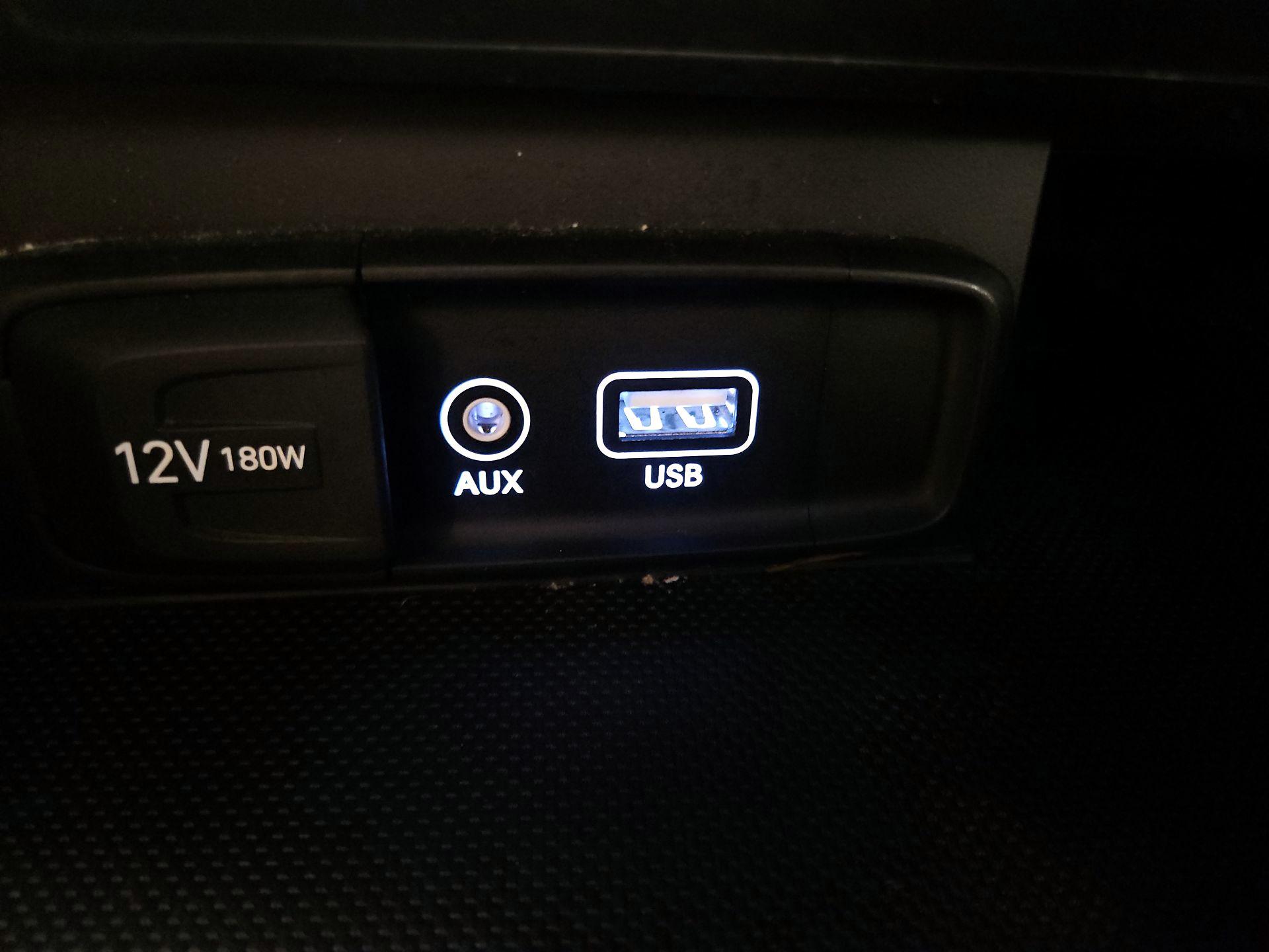 Thumbnail: 2019 Genesis G70 - 19