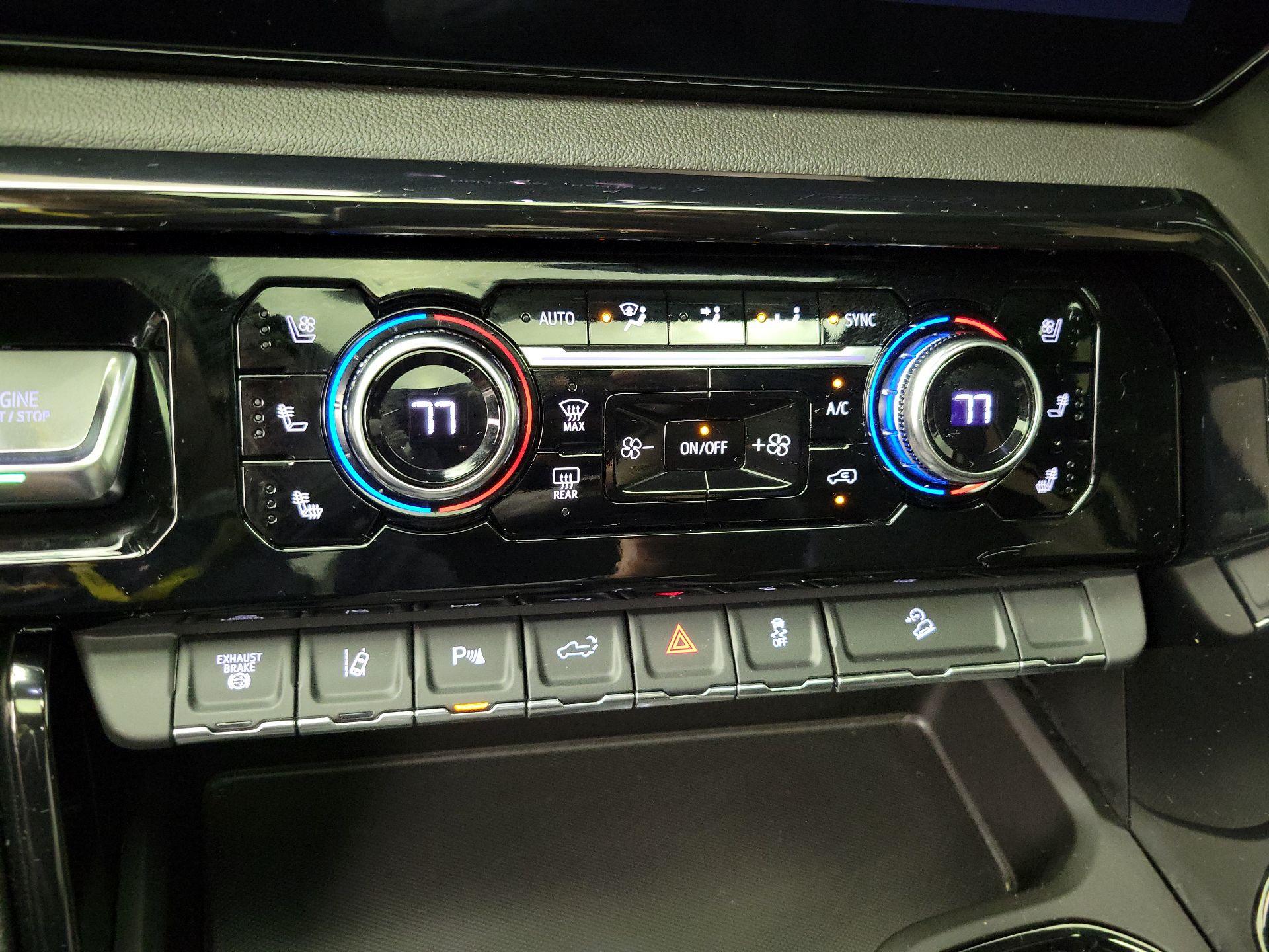 Thumbnail: 2024 GMC Sierra 3500 - 16