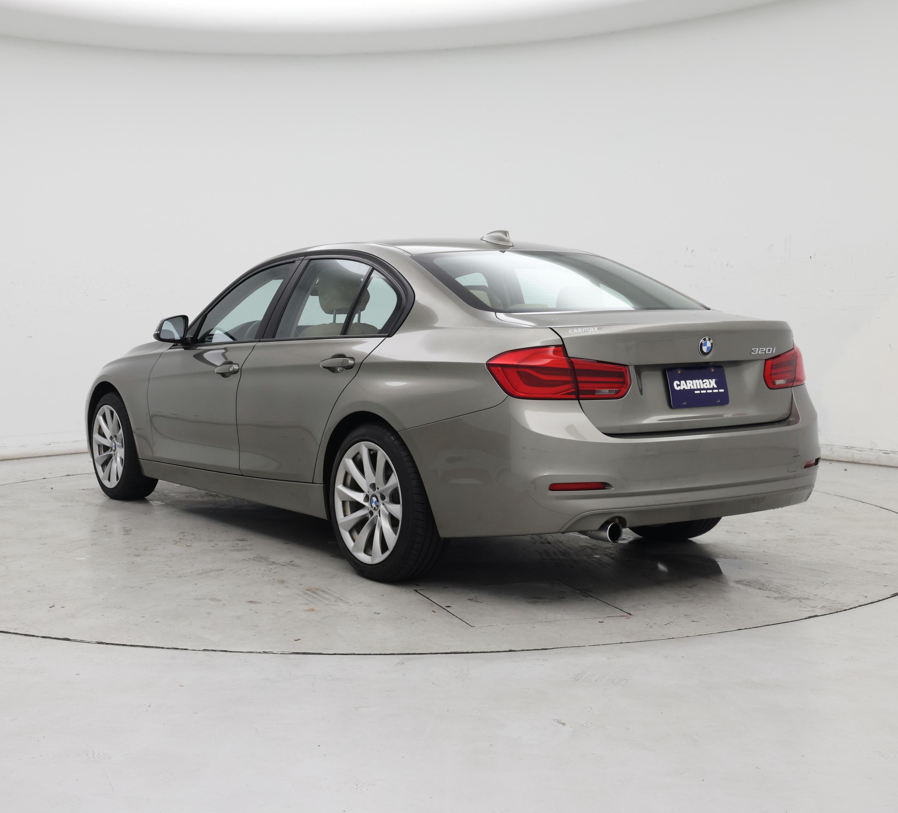 Thumbnail: 2018 BMW 3 Series - 2