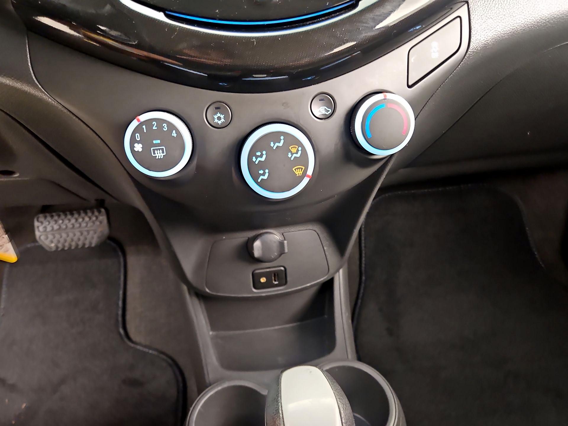 Thumbnail: 2015 Chevrolet Spark - 15