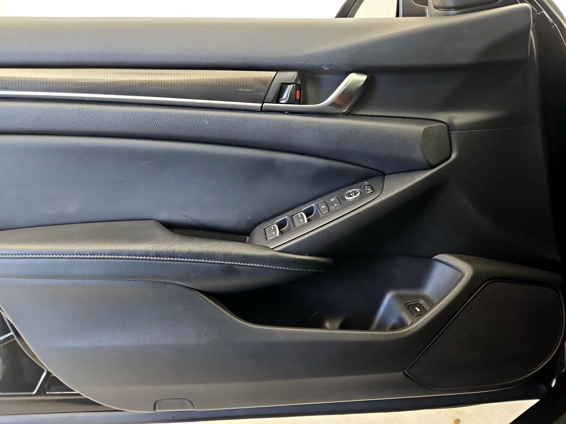 Thumbnail: 2018 Honda Accord - 12